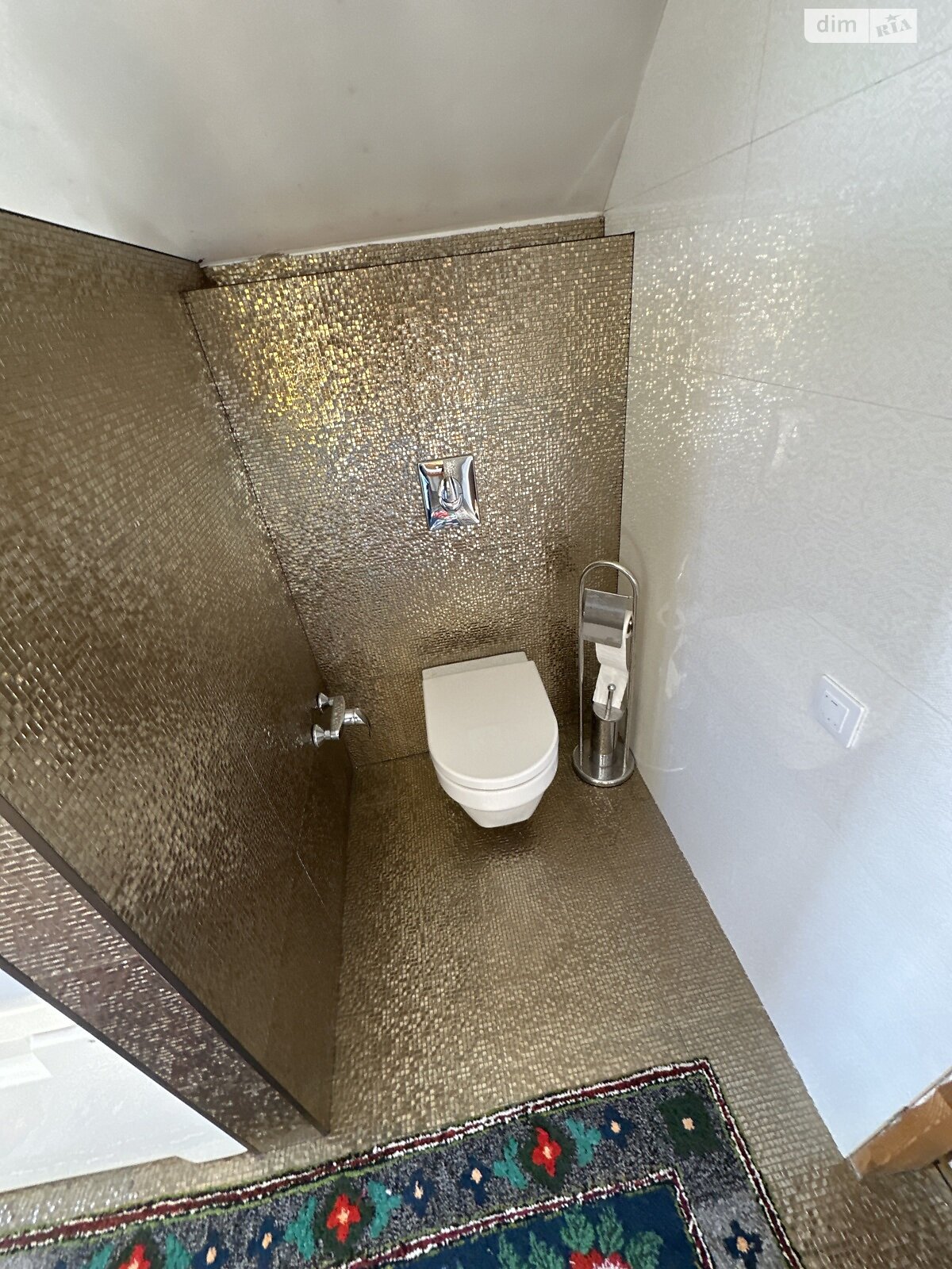 трехэтажный дом, 250 кв. м, кирпич. Сдается помесячно в Подгорцах фото 1 трехэтажный дом, 250 кв. м, кирпич. Сдается помесячно в Подгорцах фото 1