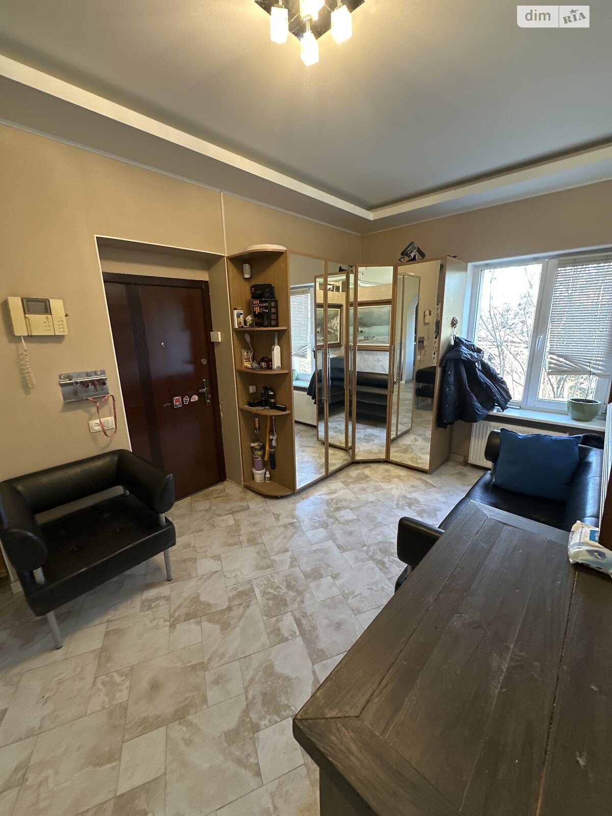 трехэтажный дом, 250 кв. м, кирпич. Сдается помесячно в Подгорцах фото 1 трехэтажный дом, 250 кв. м, кирпич. Сдается помесячно в Подгорцах фото 1