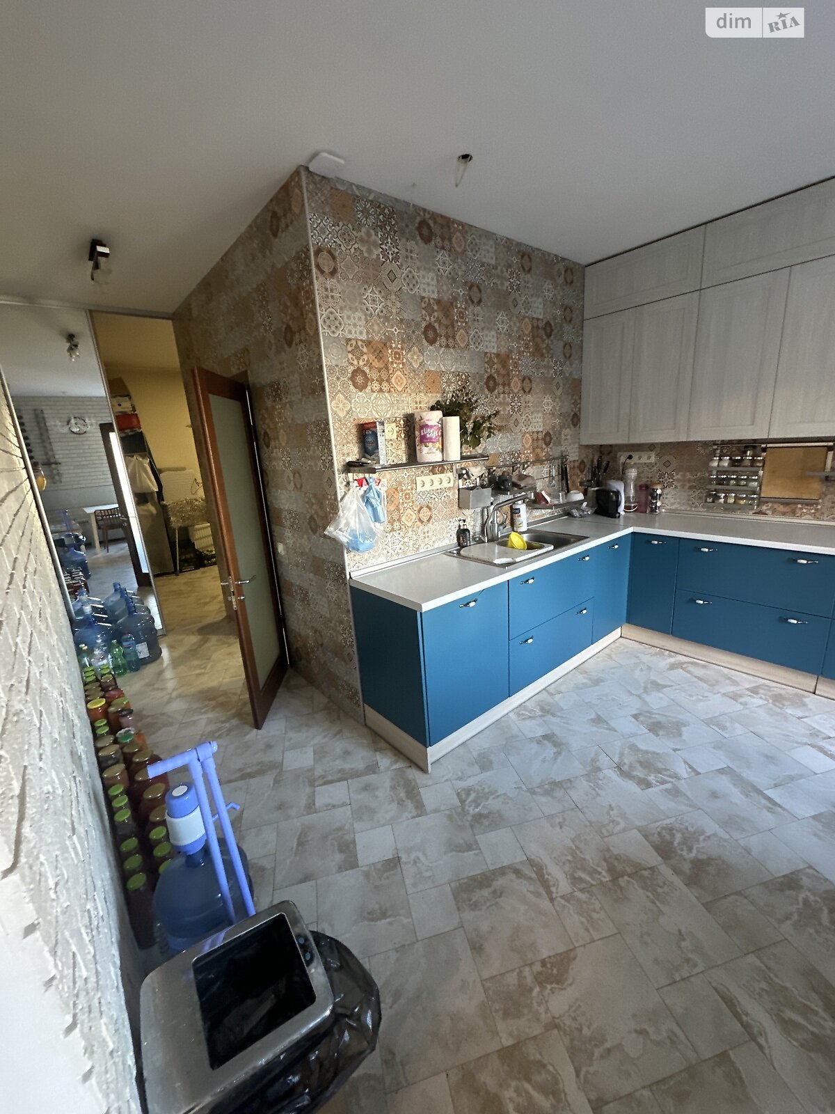 трехэтажный дом, 250 кв. м, кирпич. Сдается помесячно в Подгорцах фото 1 трехэтажный дом, 250 кв. м, кирпич. Сдается помесячно в Подгорцах фото 1