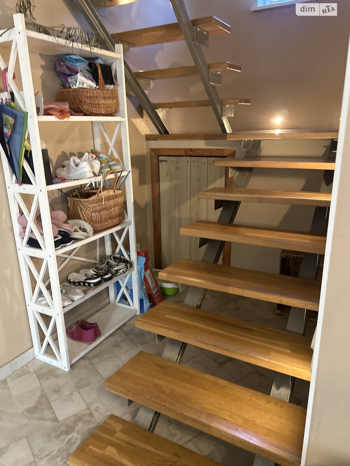 трехэтажный дом, 250 кв. м, кирпич. Сдается помесячно в Подгорцах фото 1 трехэтажный дом, 250 кв. м, кирпич. Сдается помесячно в Подгорцах фото 1