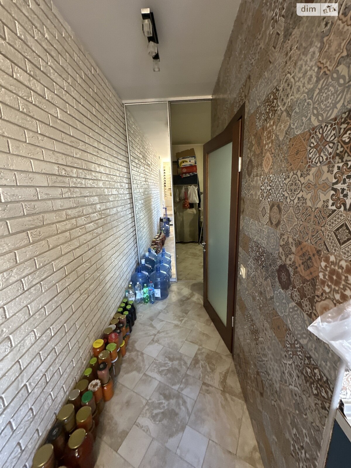 трехэтажный дом, 250 кв. м, кирпич. Сдается помесячно в Подгорцах фото 1 трехэтажный дом, 250 кв. м, кирпич. Сдается помесячно в Подгорцах фото 1