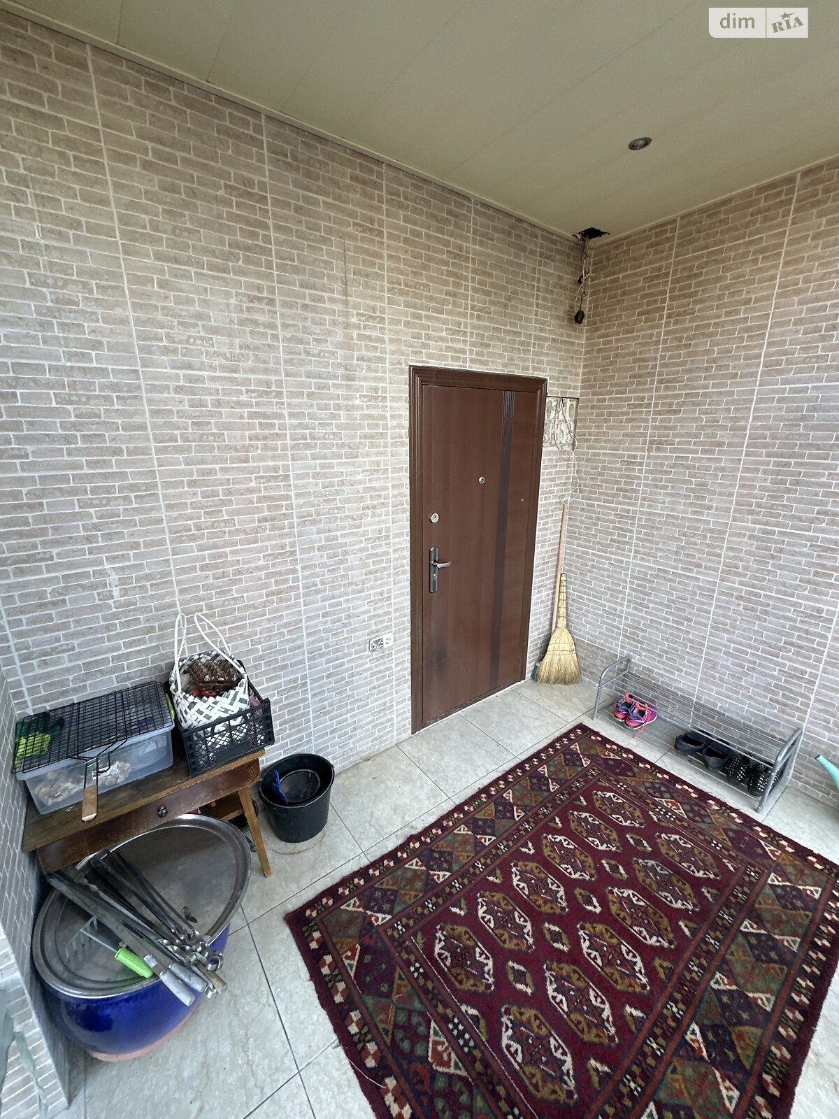 трехэтажный дом, 250 кв. м, кирпич. Сдается помесячно в Подгорцах фото 1 трехэтажный дом, 250 кв. м, кирпич. Сдается помесячно в Подгорцах фото 1