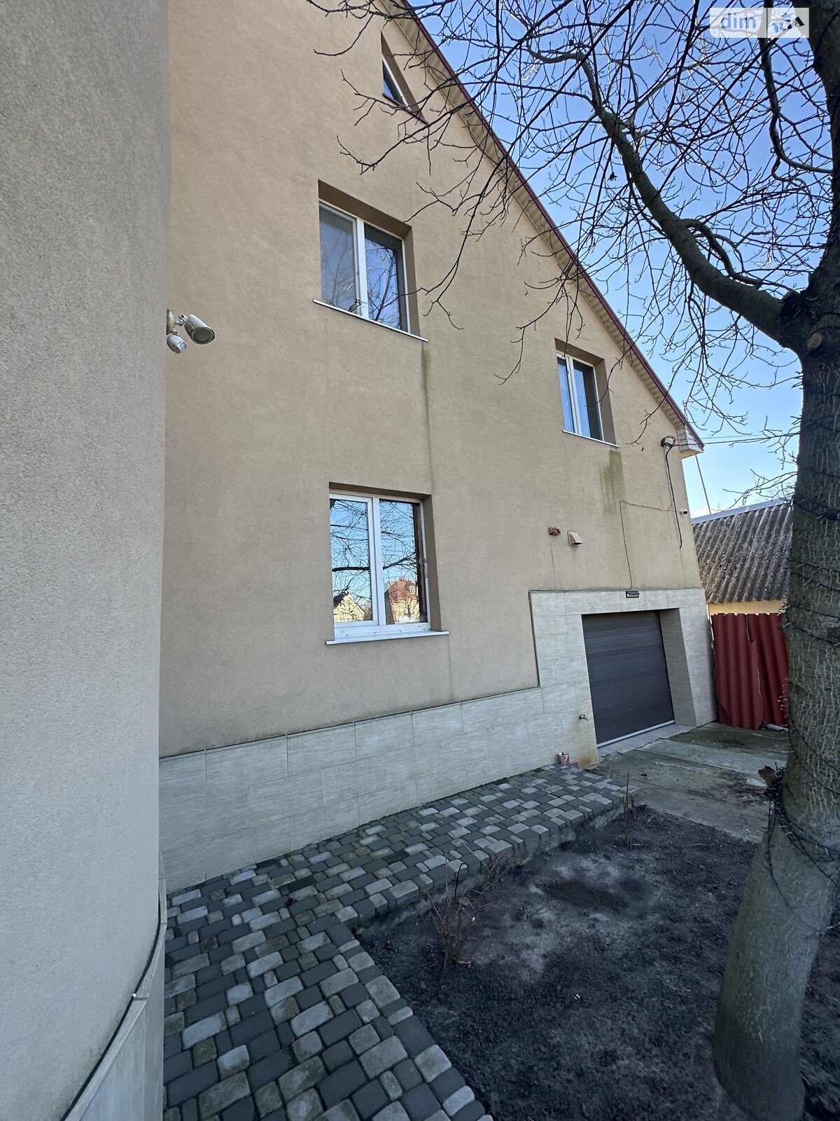 трехэтажный дом, 250 кв. м, кирпич. Сдается помесячно в Подгорцах фото 1 трехэтажный дом, 250 кв. м, кирпич. Сдается помесячно в Подгорцах фото 1