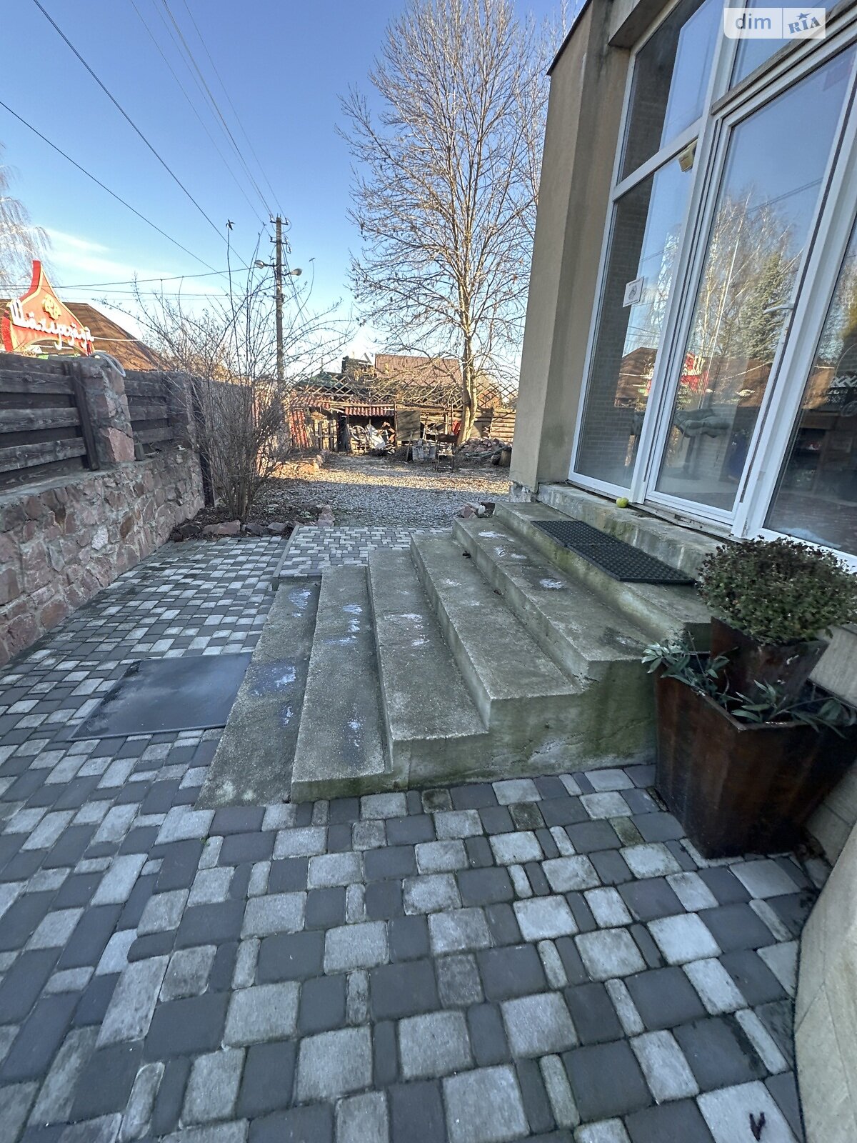 трехэтажный дом, 250 кв. м, кирпич. Сдается помесячно в Подгорцах фото 1 трехэтажный дом, 250 кв. м, кирпич. Сдается помесячно в Подгорцах фото 1