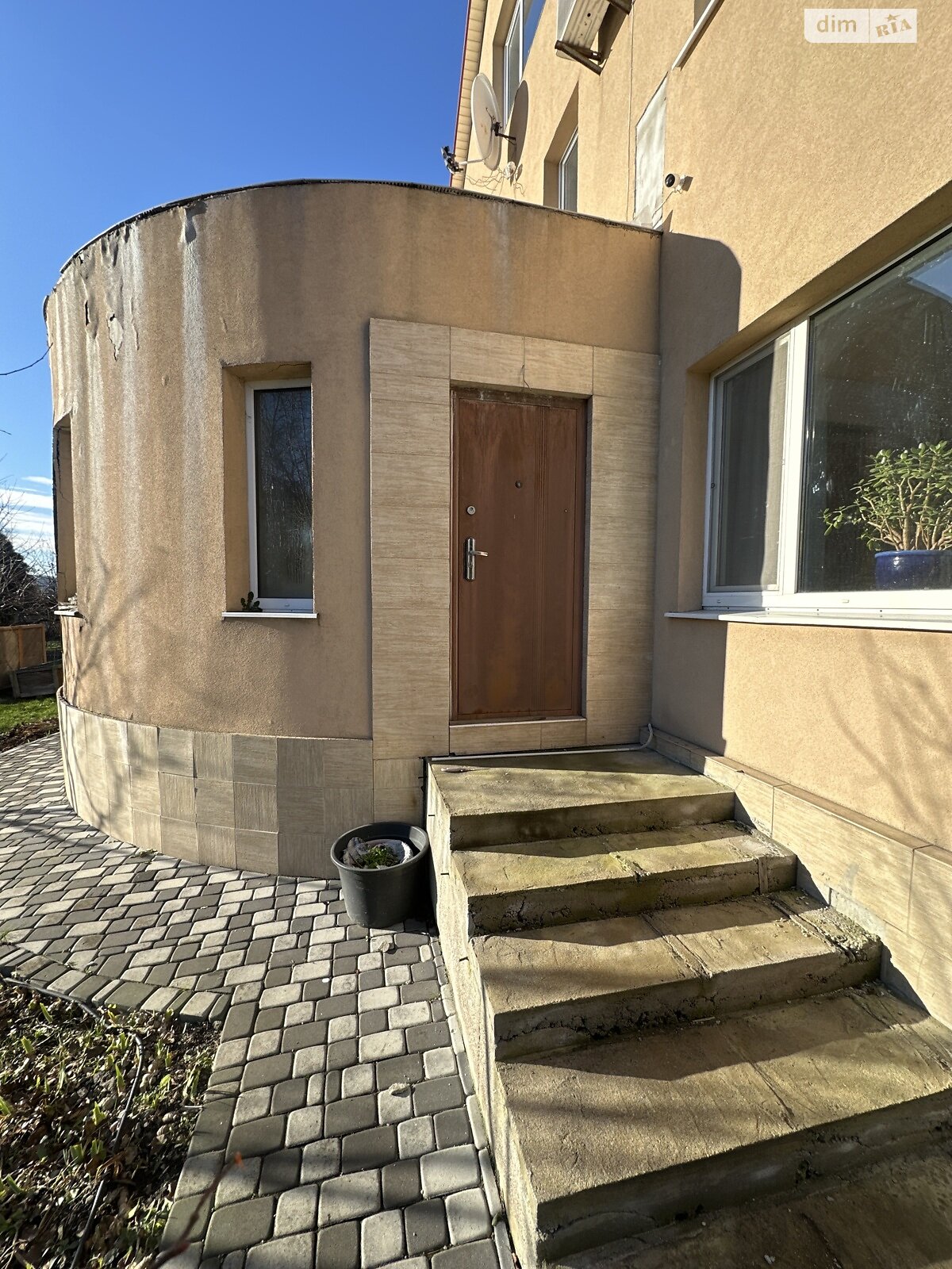 трехэтажный дом, 250 кв. м, кирпич. Сдается помесячно в Подгорцах фото 1 трехэтажный дом, 250 кв. м, кирпич. Сдается помесячно в Подгорцах фото 1