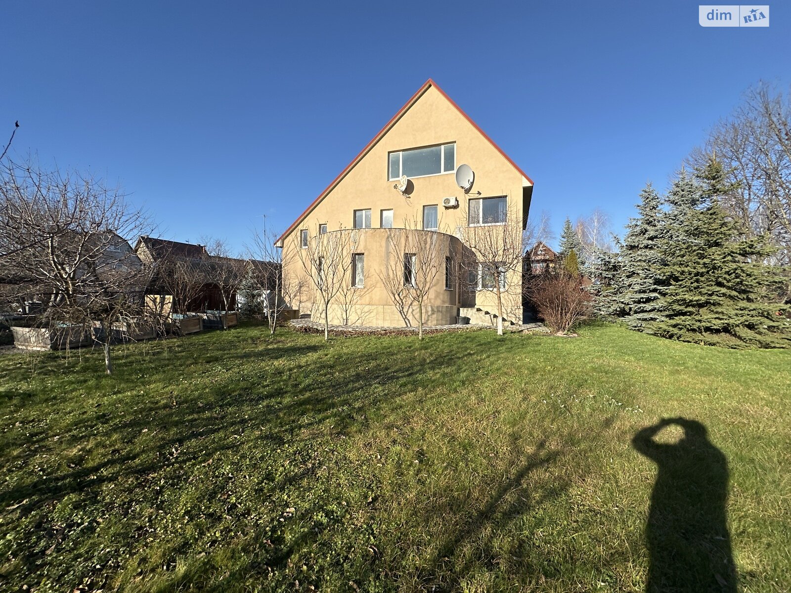 трехэтажный дом, 250 кв. м, кирпич. Сдается помесячно в Подгорцах фото 1 трехэтажный дом, 250 кв. м, кирпич. Сдается помесячно в Подгорцах фото 1