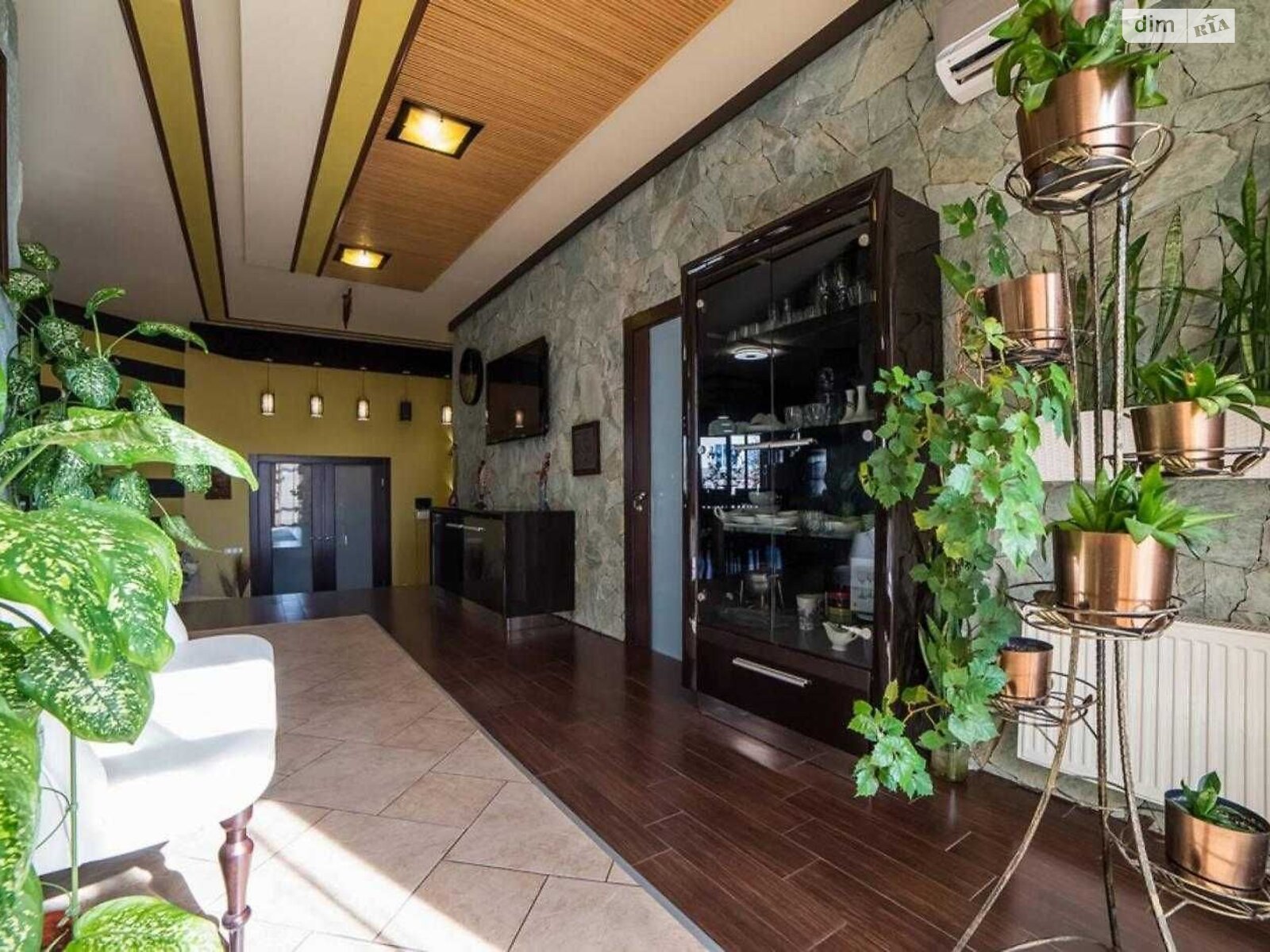 одноэтажный дом с гаражом, 460 кв. м, кирпич. Сдается помесячно в Погребах фото 1 одноэтажный дом с гаражом, 460 кв. м, кирпич. Сдается помесячно в Погребах фото 1