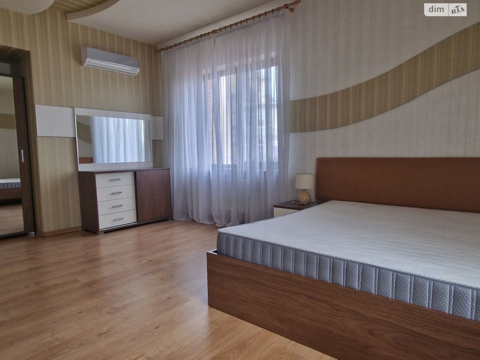 одноэтажный дом с гаражом, 460 кв. м, кирпич. Сдается помесячно в Погребах фото 1 одноэтажный дом с гаражом, 460 кв. м, кирпич. Сдается помесячно в Погребах фото 1