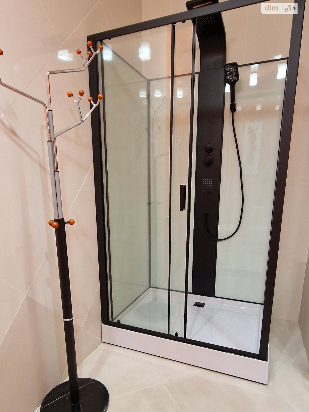 одноэтажный дом с гаражом, 460 кв. м, кирпич. Сдается помесячно в Погребах фото 1 одноэтажный дом с гаражом, 460 кв. м, кирпич. Сдается помесячно в Погребах фото 1