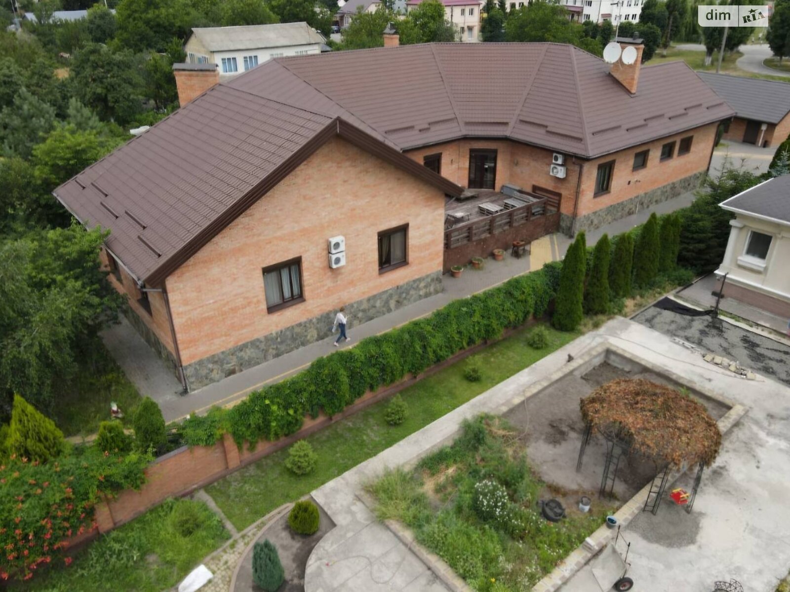 одноэтажный дом с гаражом, 460 кв. м, кирпич. Сдается помесячно в Погребах фото 1 одноэтажный дом с гаражом, 460 кв. м, кирпич. Сдается помесячно в Погребах фото 1