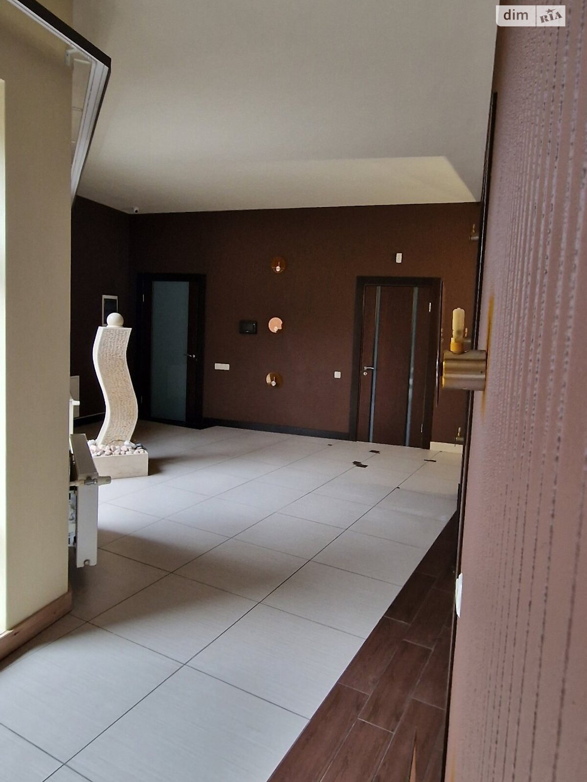 одноэтажный дом с гаражом, 460 кв. м, кирпич. Сдается помесячно в Погребах фото 1 одноэтажный дом с гаражом, 460 кв. м, кирпич. Сдается помесячно в Погребах фото 1