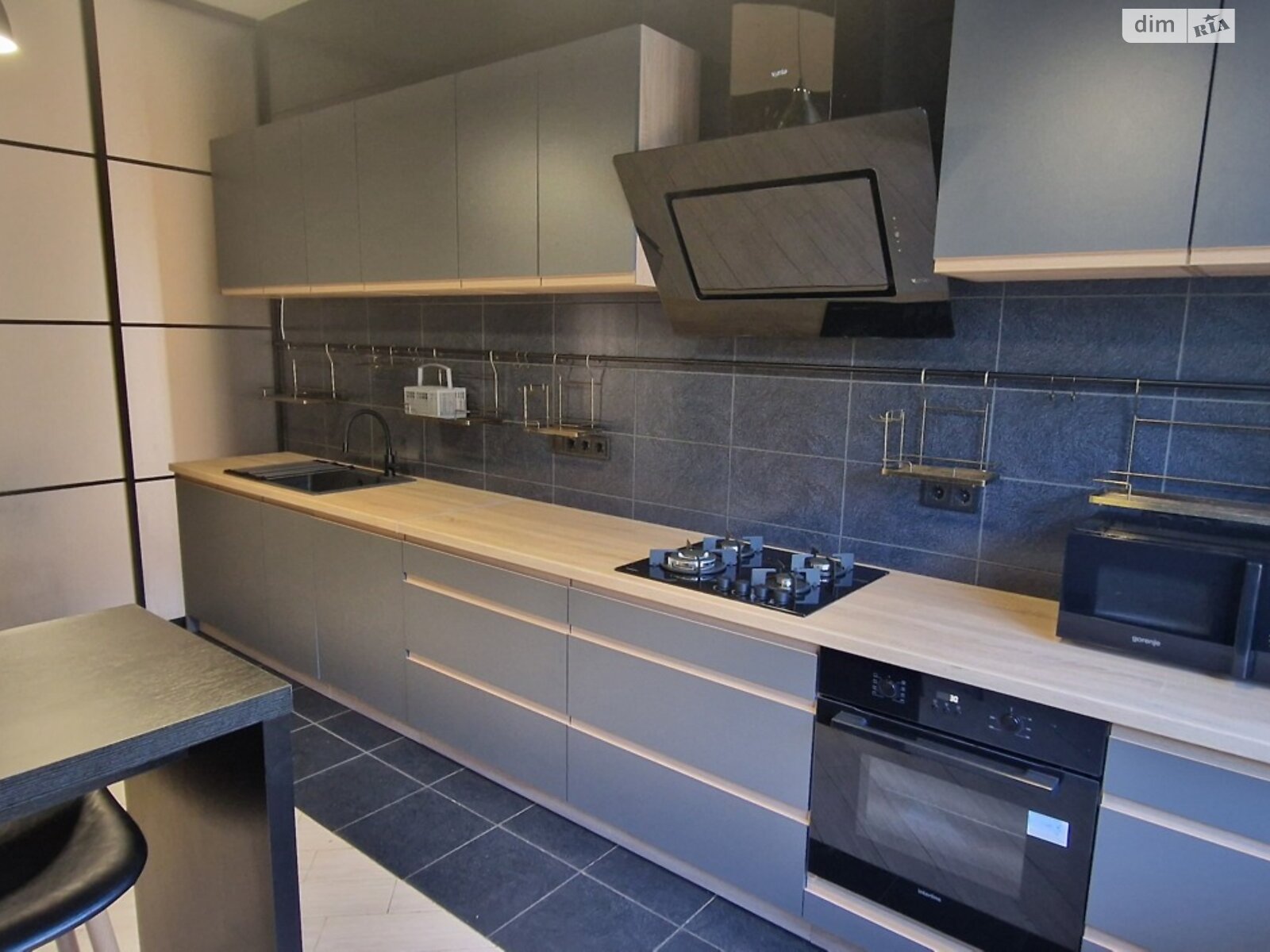 одноэтажный дом с гаражом, 460 кв. м, кирпич. Сдается помесячно в Погребах фото 1 одноэтажный дом с гаражом, 460 кв. м, кирпич. Сдается помесячно в Погребах фото 1