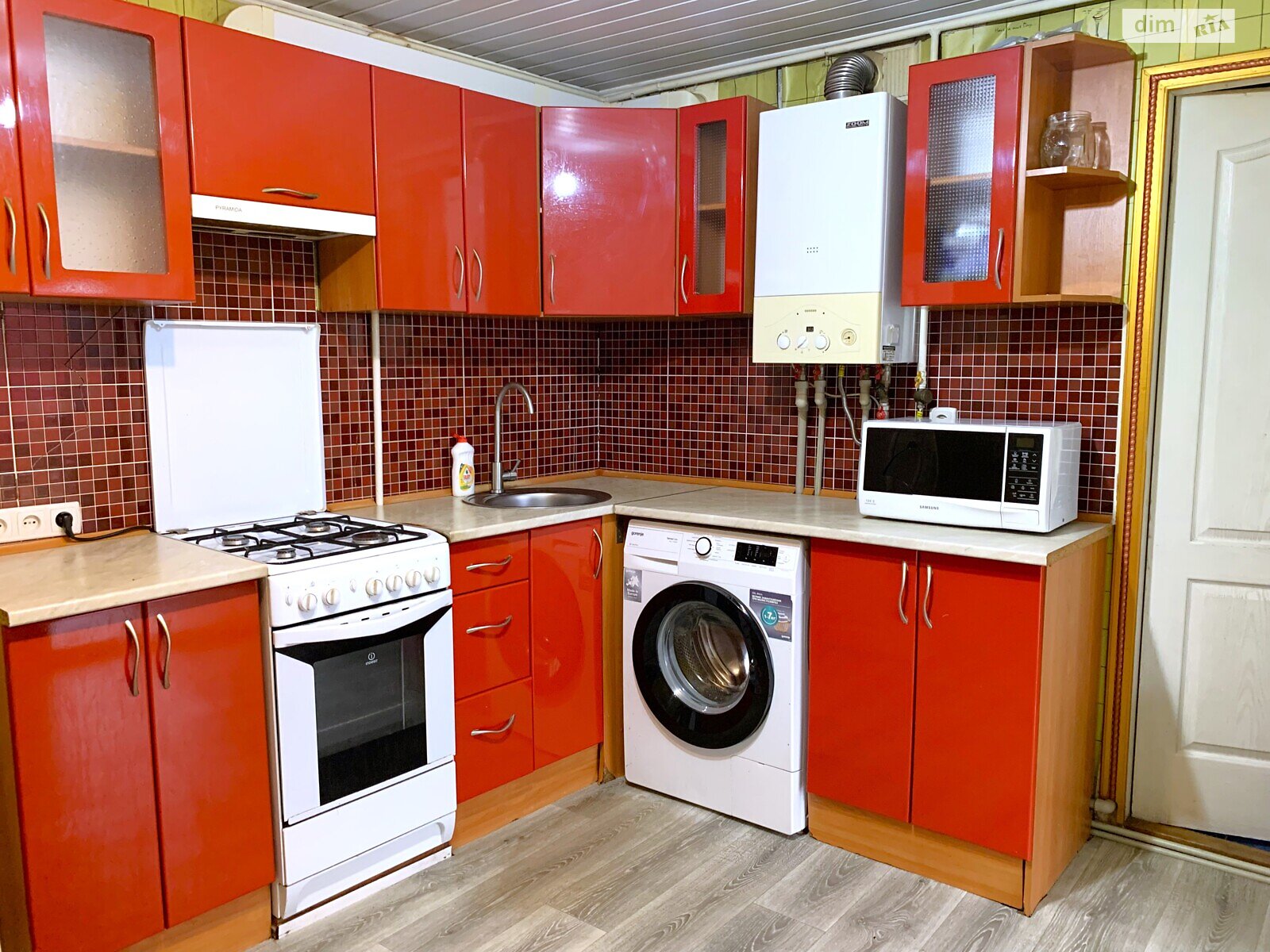 одноповерховий будинок з ремонтом, 40.1 кв. м, цегла. Здається помісячно в Полтаві, в районі Центр фото 1 однопроверховий будинок з ремонтом, 40.1 кв. м, цегла. Здається помісячно в Полтаві, в районі Центр фото 1