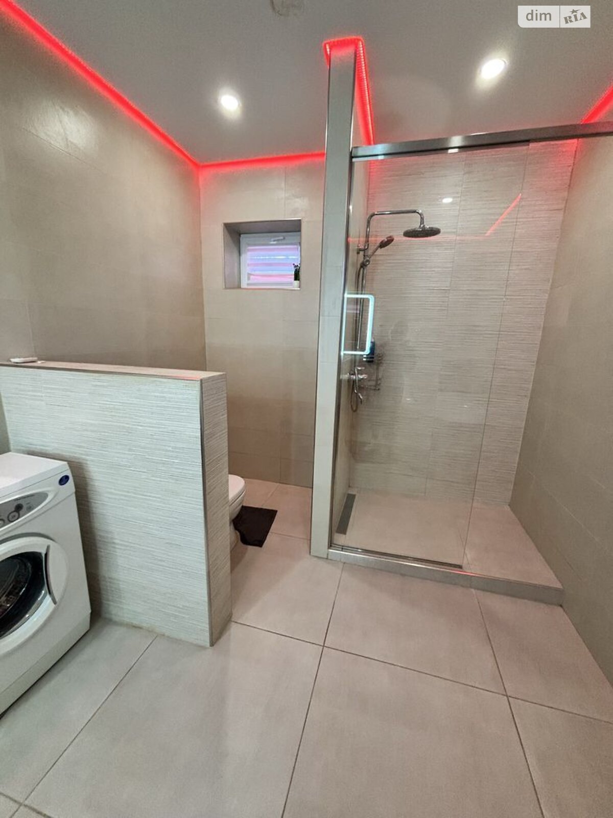 одноэтажный дом с верандой, 116.9 кв. м, кирпич. Сдается помесячно в Полтаве, в районе Центр фото 1 одноэтажный дом с верандой, 116.9 кв. м, кирпич. Сдается помесячно в Полтаве, в районе Центр фото 1