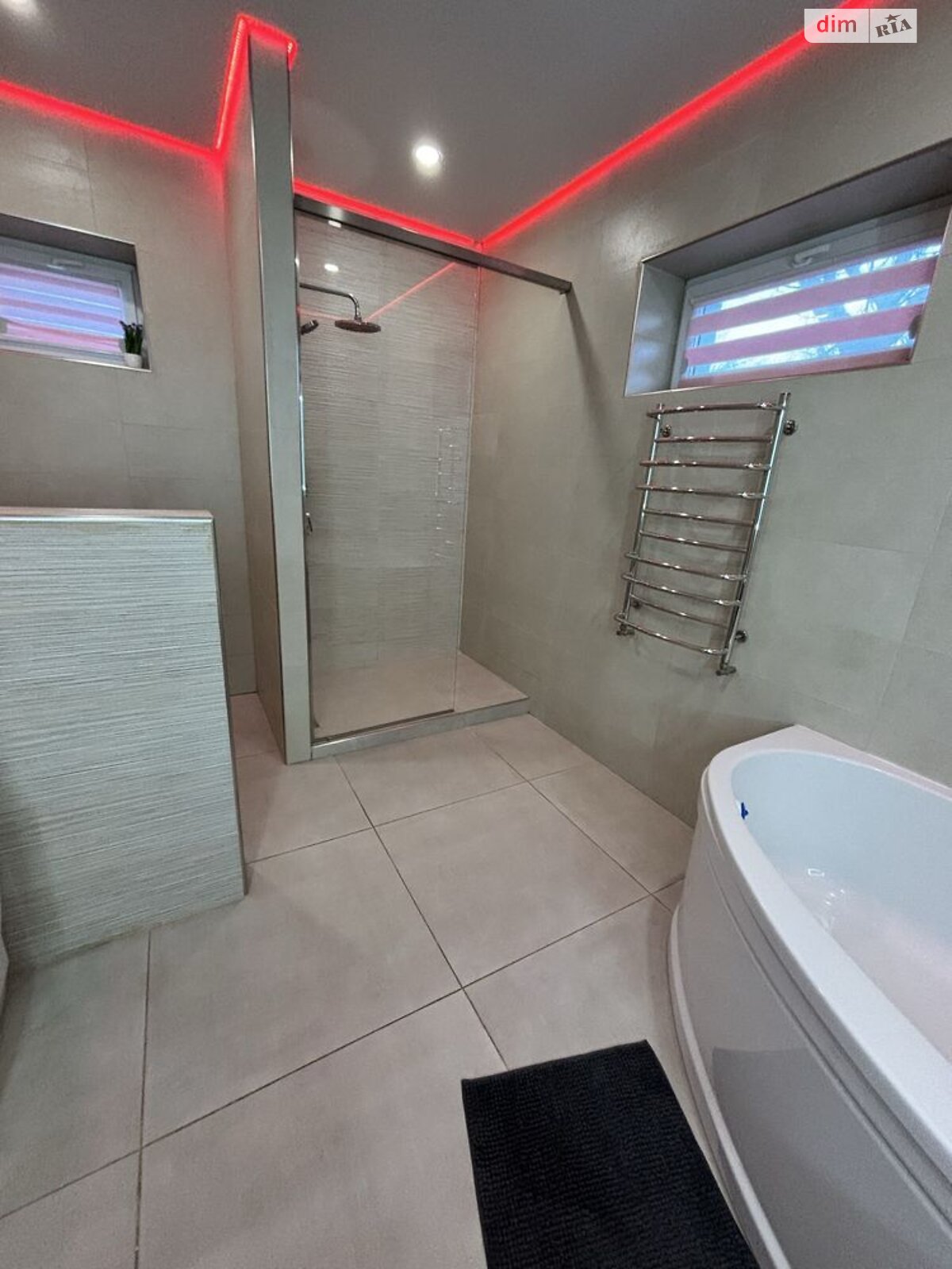 одноэтажный дом с верандой, 116.9 кв. м, кирпич. Сдается помесячно в Полтаве, в районе Центр фото 1 одноэтажный дом с верандой, 116.9 кв. м, кирпич. Сдается помесячно в Полтаве, в районе Центр фото 1