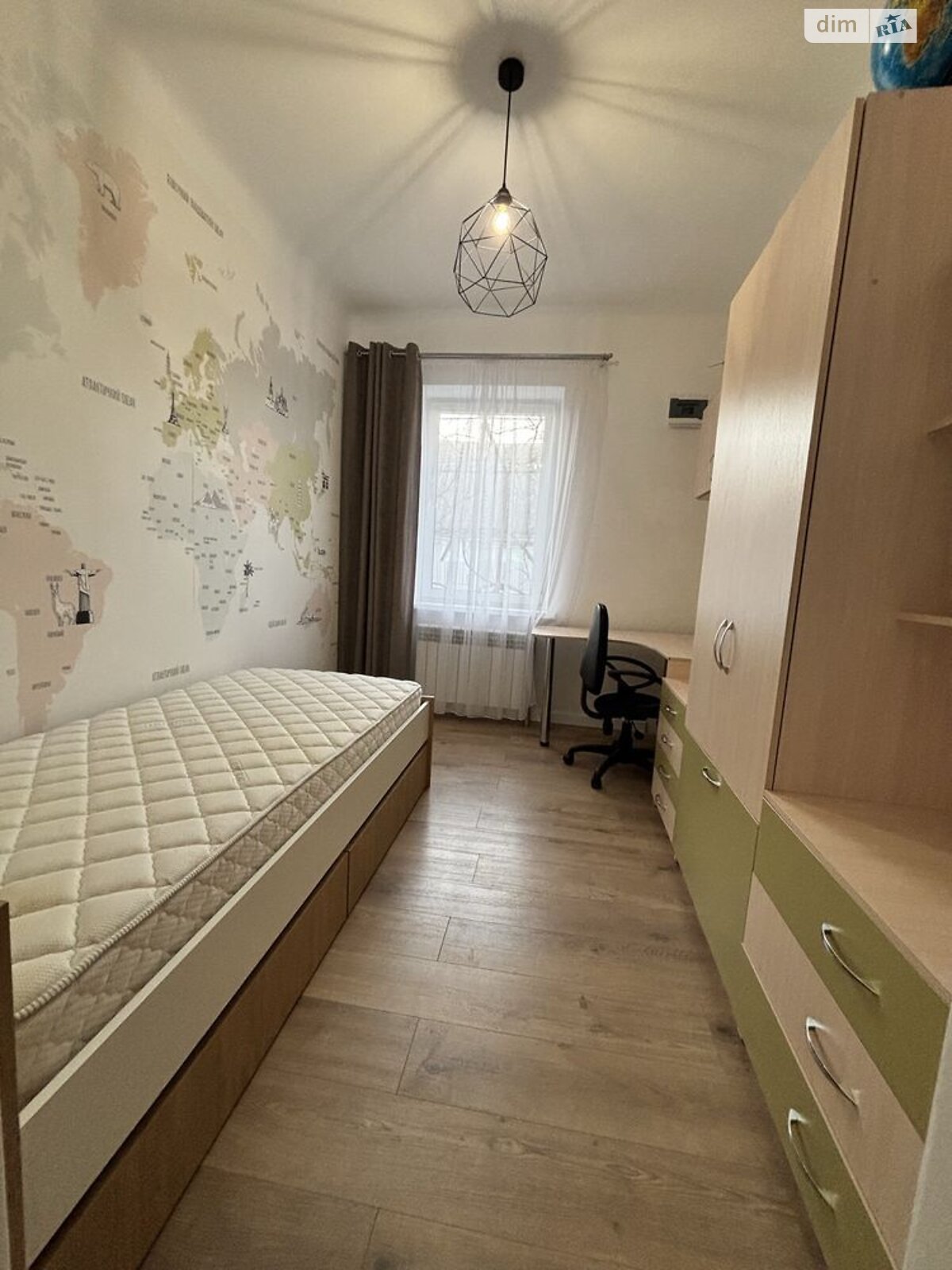 одноэтажный дом с верандой, 116.9 кв. м, кирпич. Сдается помесячно в Полтаве, в районе Центр фото 1 одноэтажный дом с верандой, 116.9 кв. м, кирпич. Сдается помесячно в Полтаве, в районе Центр фото 1