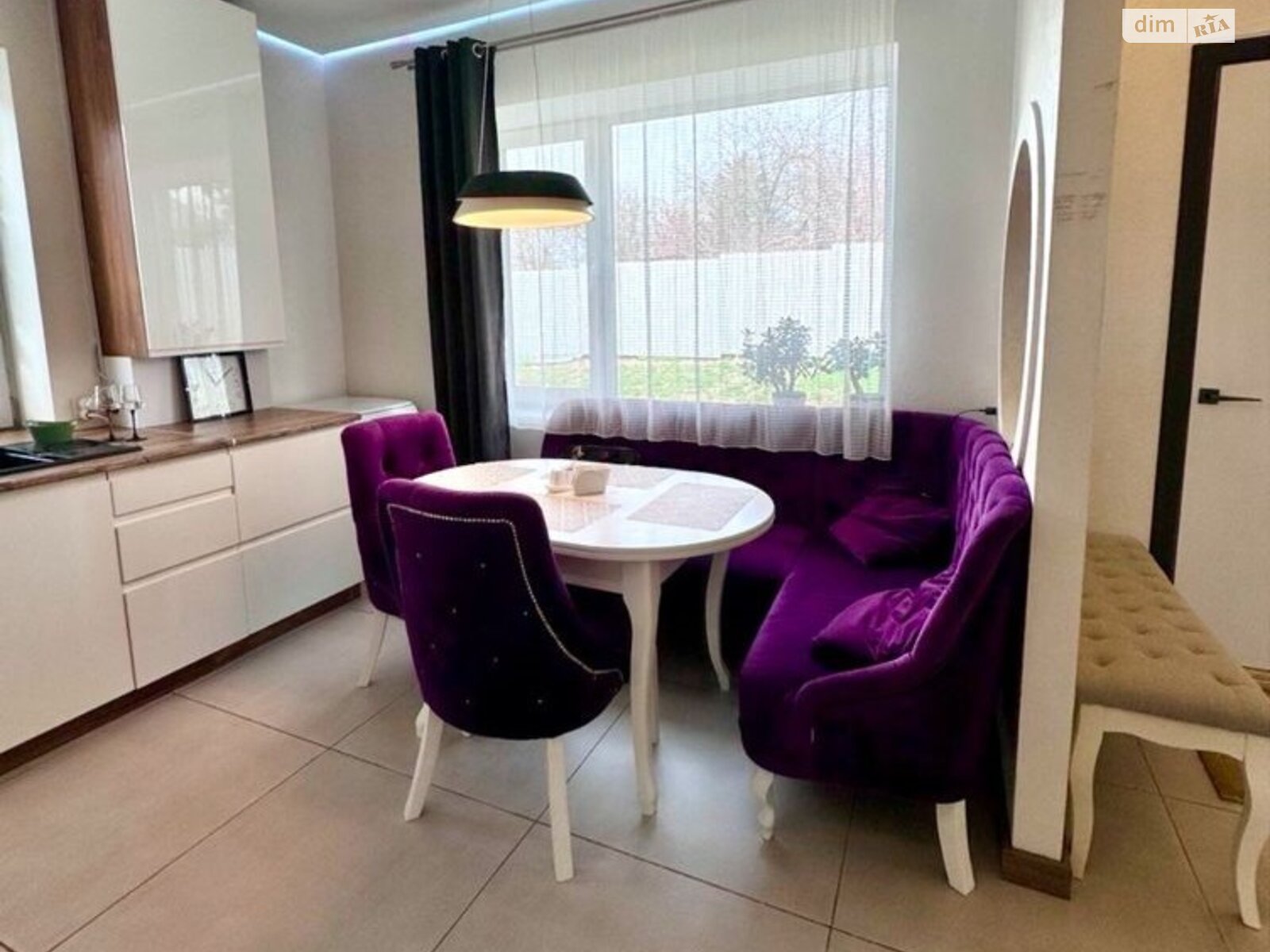 одноэтажный дом с верандой, 116.9 кв. м, кирпич. Сдается помесячно в Полтаве, в районе Центр фото 1 одноэтажный дом с верандой, 116.9 кв. м, кирпич. Сдается помесячно в Полтаве, в районе Центр фото 1