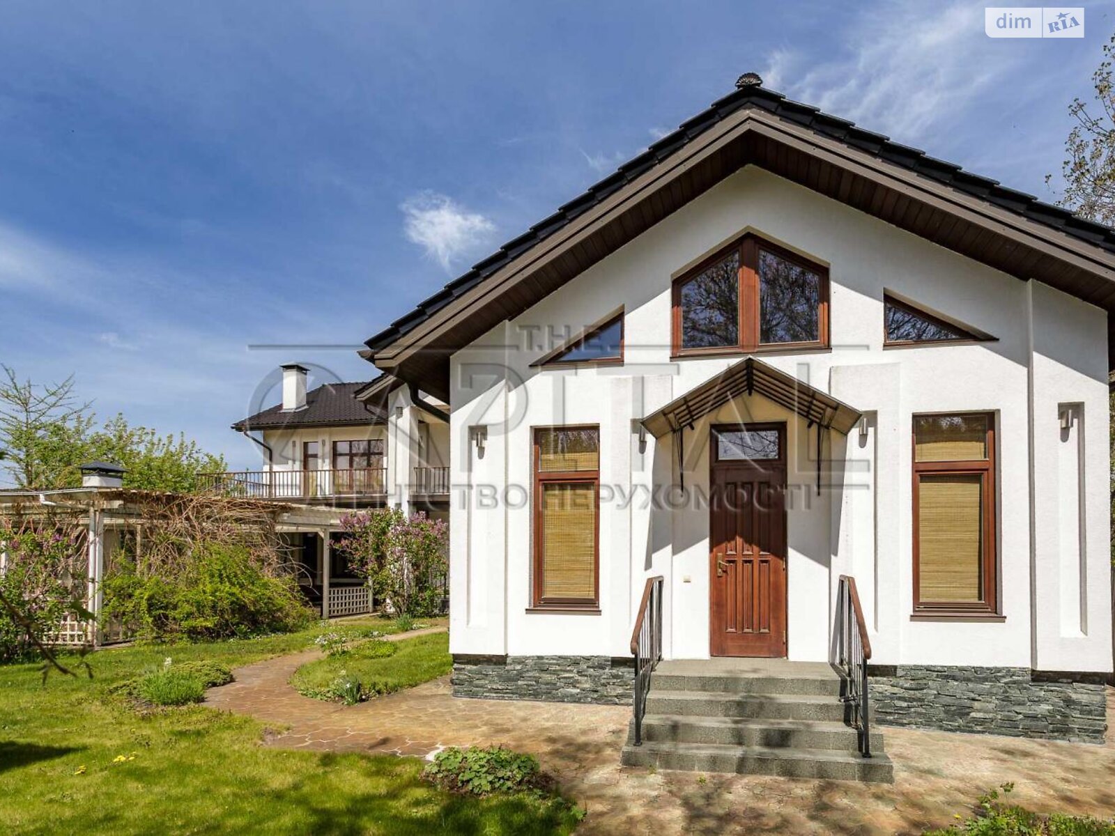 триповерховий будинок, 450 кв. м, кирпич. Здається помісячно в Рожнах фото 1 триповерховий будинок, 450 кв. м, кирпич. Здається помісячно в Рожнах фото 1