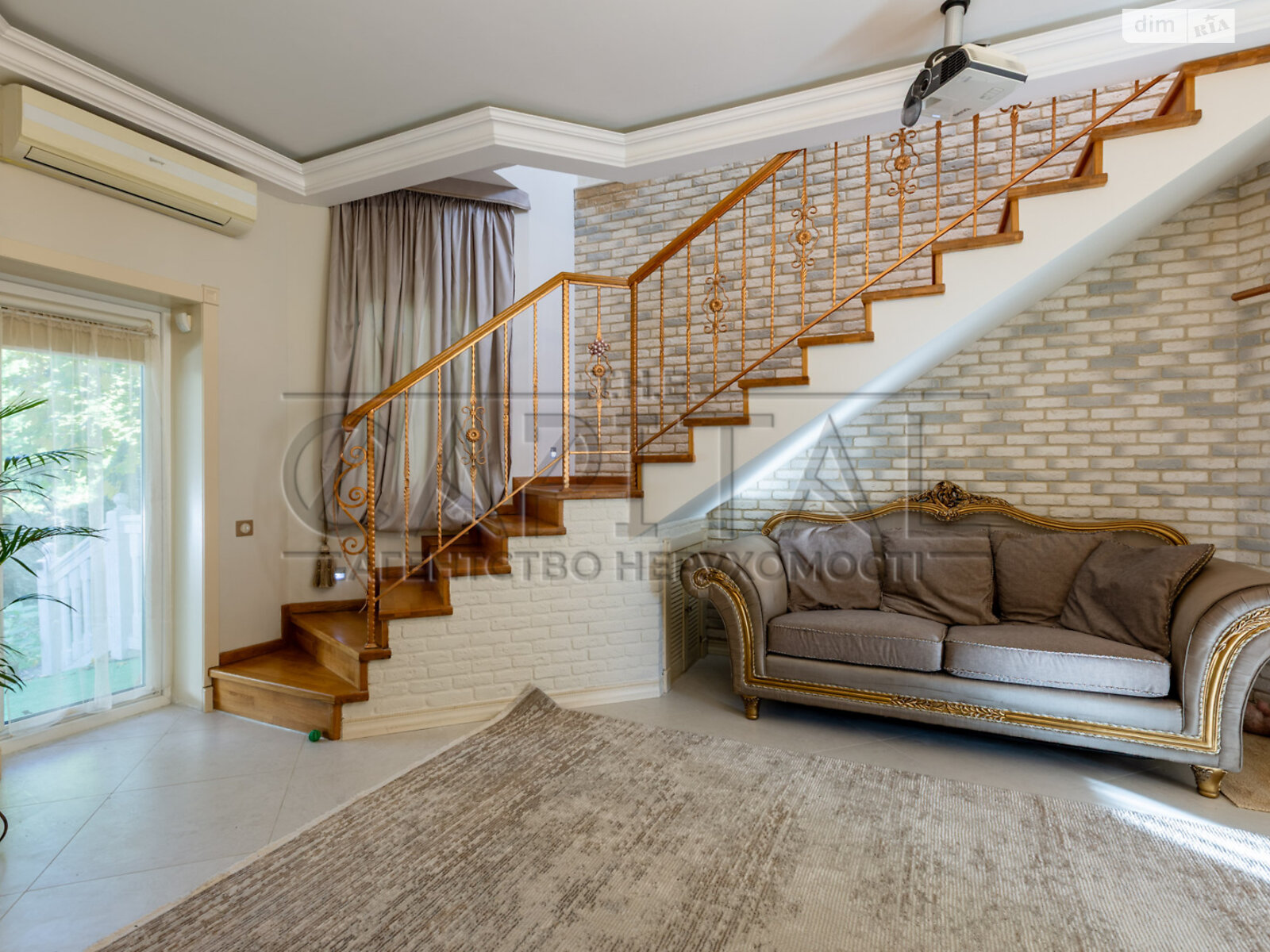 двоповерховий будинок бесідка, 150 кв. м, цегла. Здається помісячно в Романкові фото 1 двоповерховий будинок бесідка, 150 кв. м, цегла. Здається помісячно в Романкові фото 1