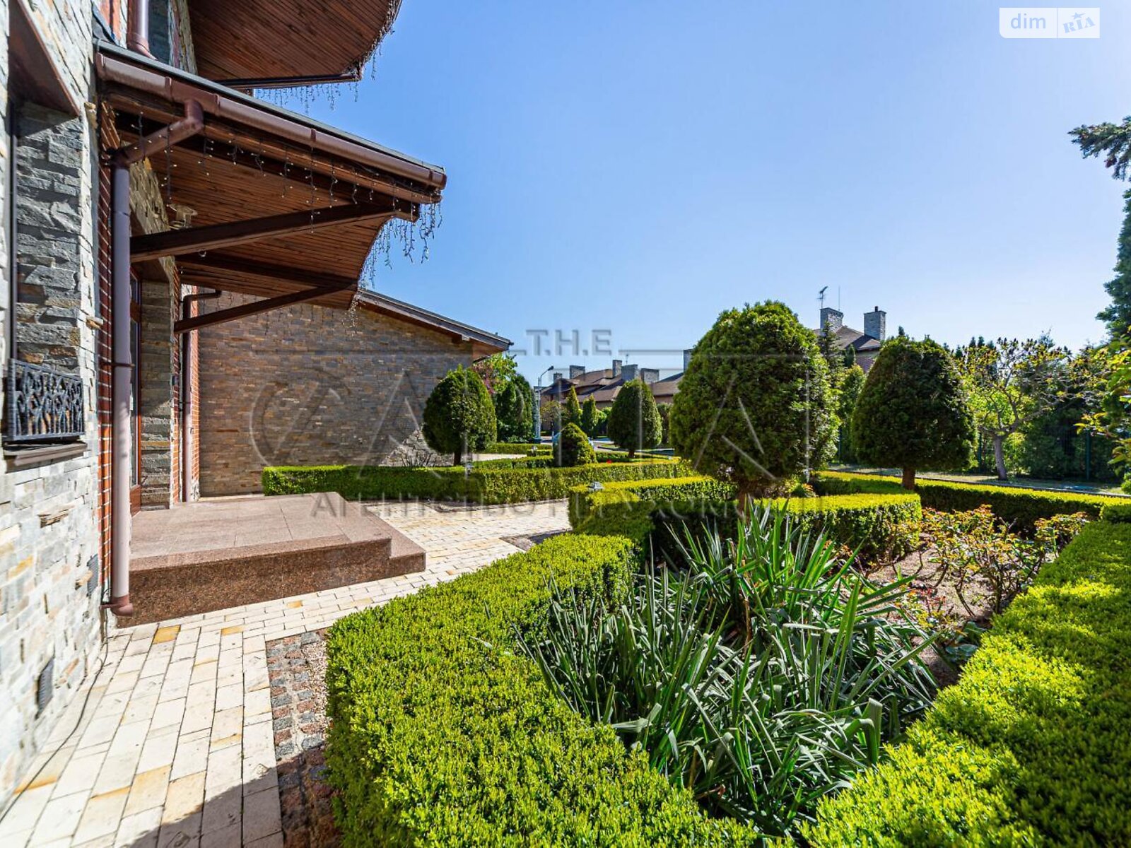 двоповерховий будинок з верандою, 441 кв. м, цегла. Здається помісячно в Романкові фото 1 двоповерховий будинок з верандою, 441 кв. м, цегла. Здається помісячно в Романкові фото 1