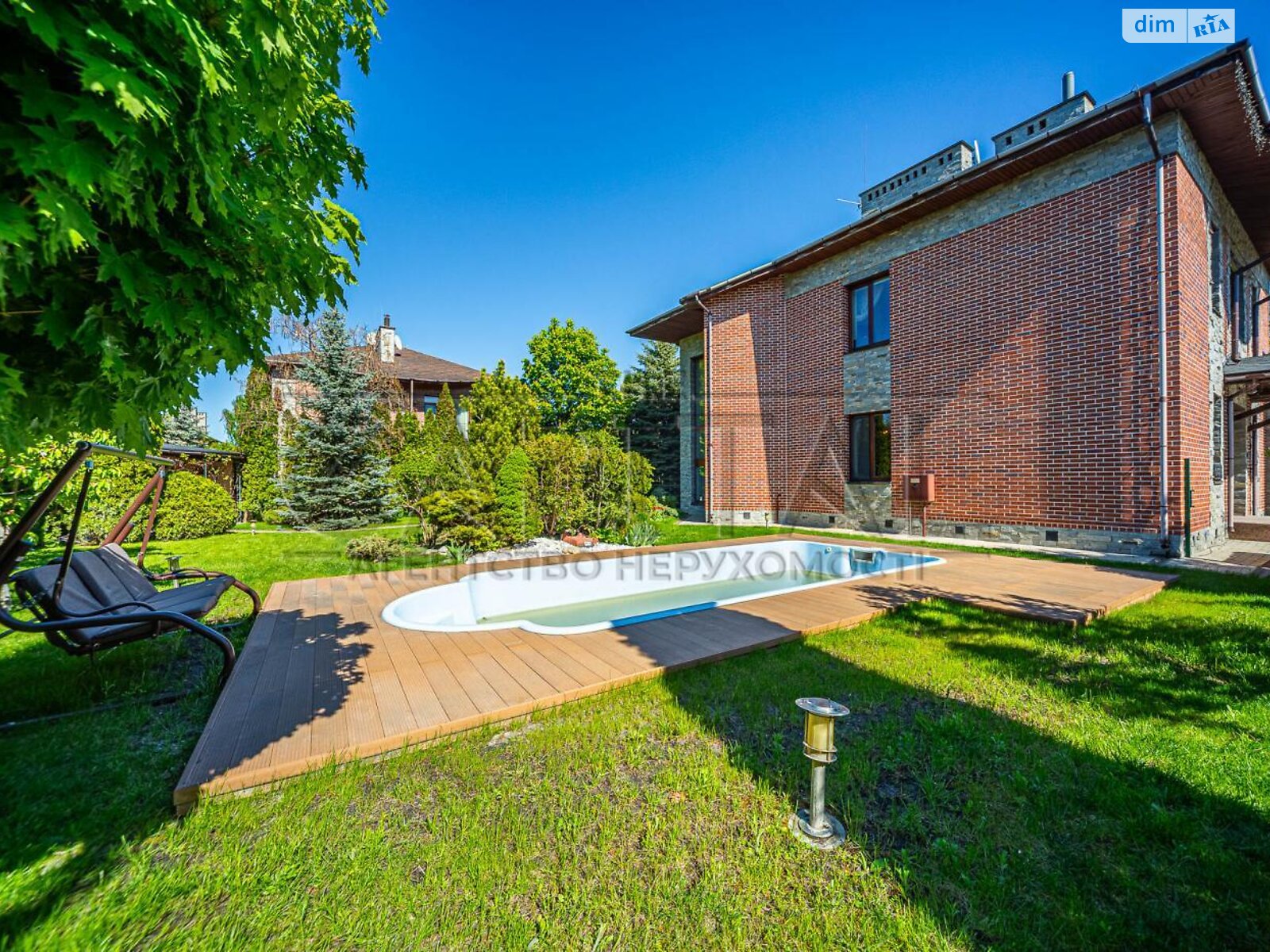 двоповерховий будинок з верандою, 441 кв. м, цегла. Здається помісячно в Романкові фото 1 двоповерховий будинок з верандою, 441 кв. м, цегла. Здається помісячно в Романкові фото 1