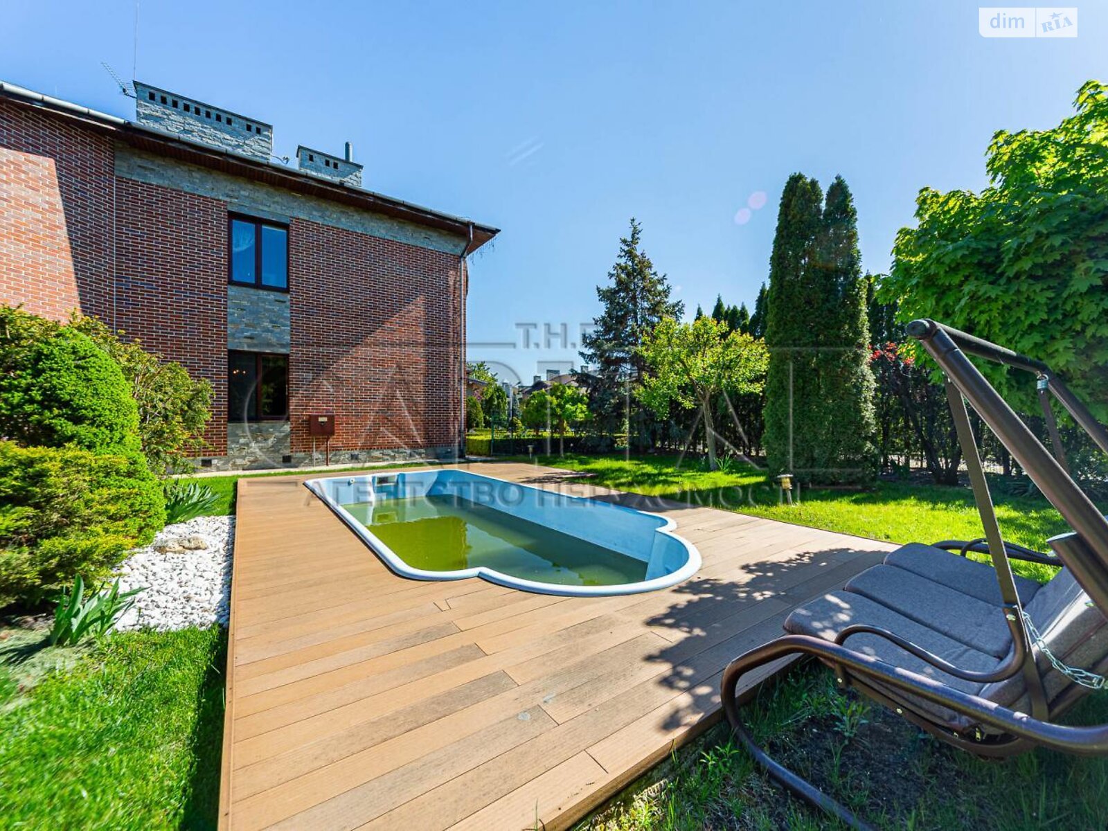 двоповерховий будинок з верандою, 441 кв. м, цегла. Здається помісячно в Романкові фото 1 двоповерховий будинок з верандою, 441 кв. м, цегла. Здається помісячно в Романкові фото 1