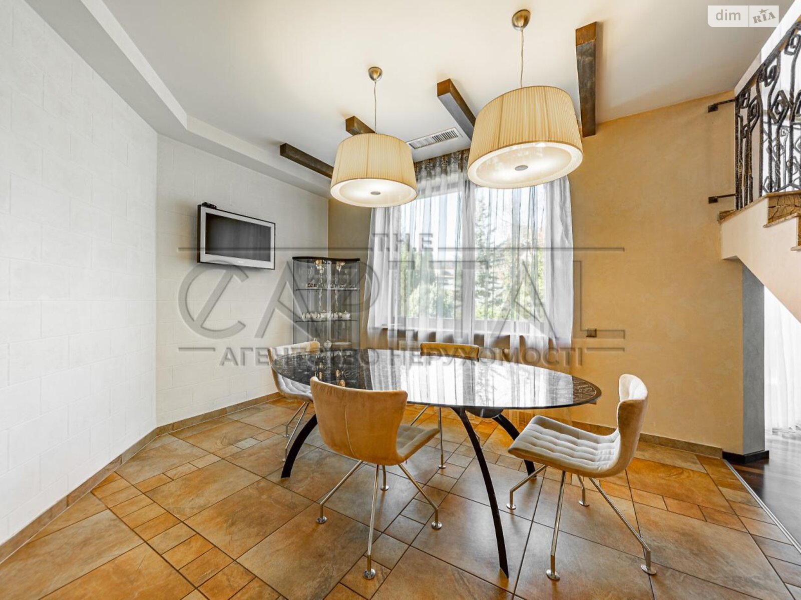 двоповерховий будинок з верандою, 441 кв. м, цегла. Здається помісячно в Романкові фото 1 двоповерховий будинок з верандою, 441 кв. м, цегла. Здається помісячно в Романкові фото 1