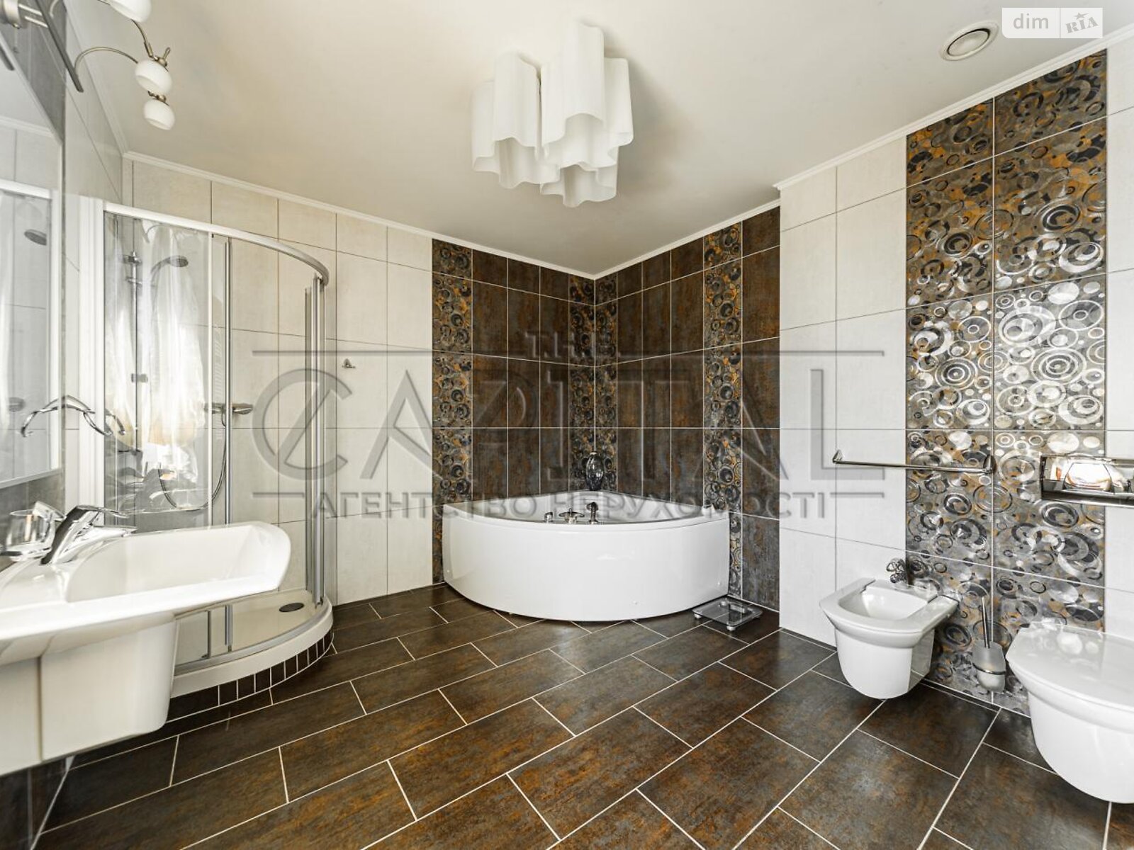 двоповерховий будинок з верандою, 441 кв. м, цегла. Здається помісячно в Романкові фото 1 двоповерховий будинок з верандою, 441 кв. м, цегла. Здається помісячно в Романкові фото 1