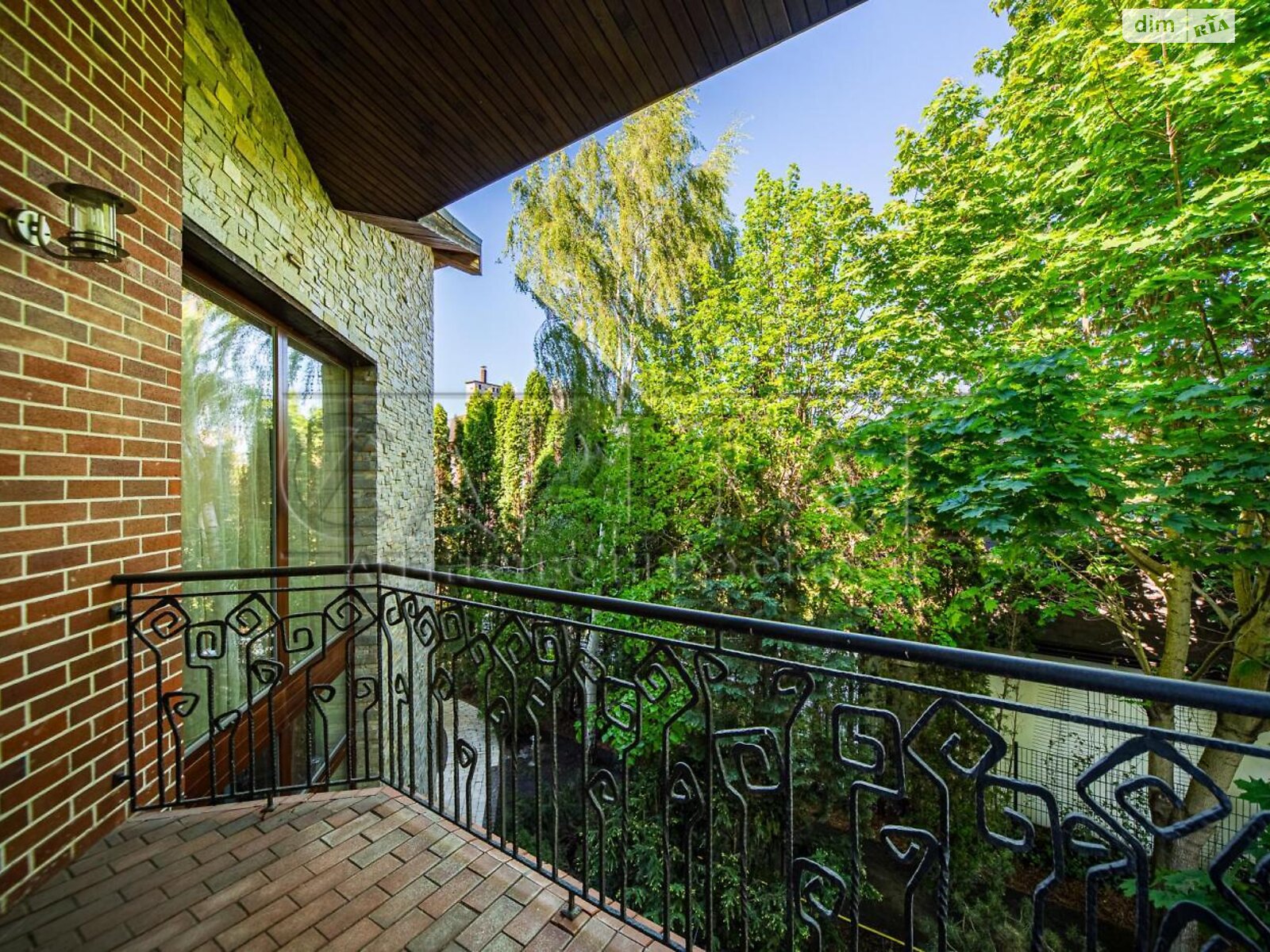 двоповерховий будинок з верандою, 441 кв. м, цегла. Здається помісячно в Романкові фото 1 двоповерховий будинок з верандою, 441 кв. м, цегла. Здається помісячно в Романкові фото 1