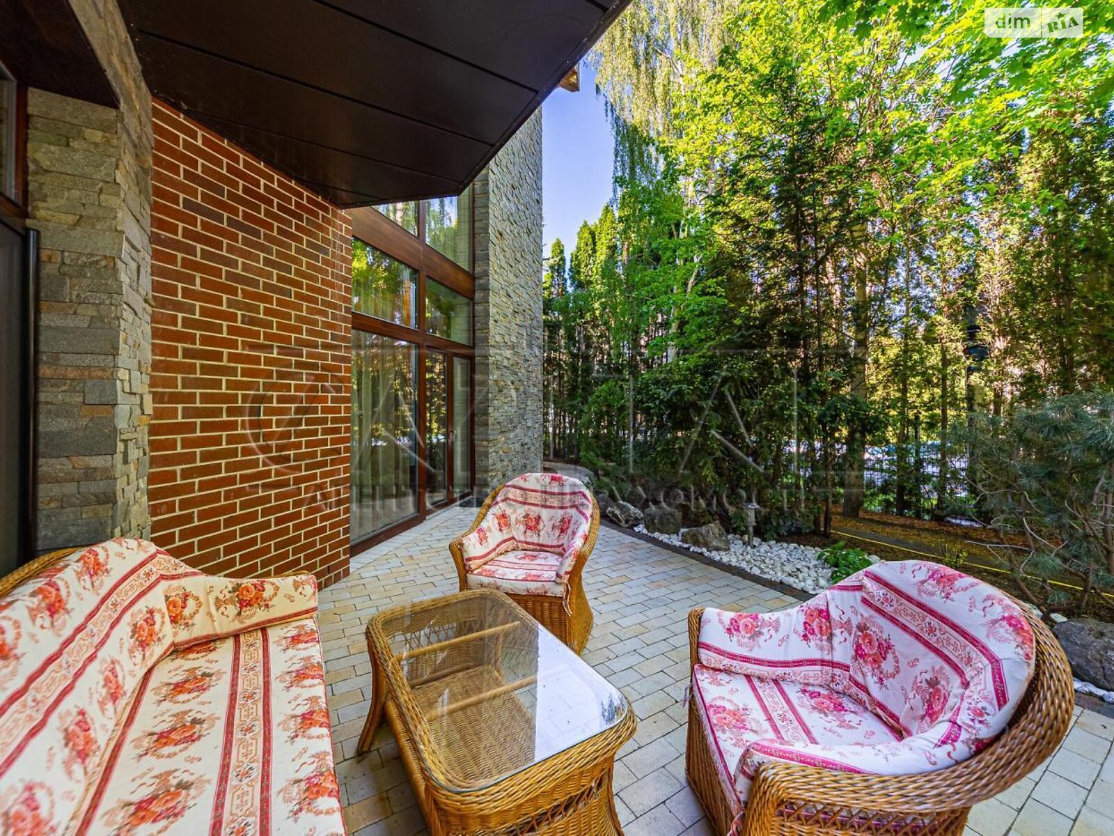 двоповерховий будинок з верандою, 441 кв. м, цегла. Здається помісячно в Романкові фото 1 двоповерховий будинок з верандою, 441 кв. м, цегла. Здається помісячно в Романкові фото 1