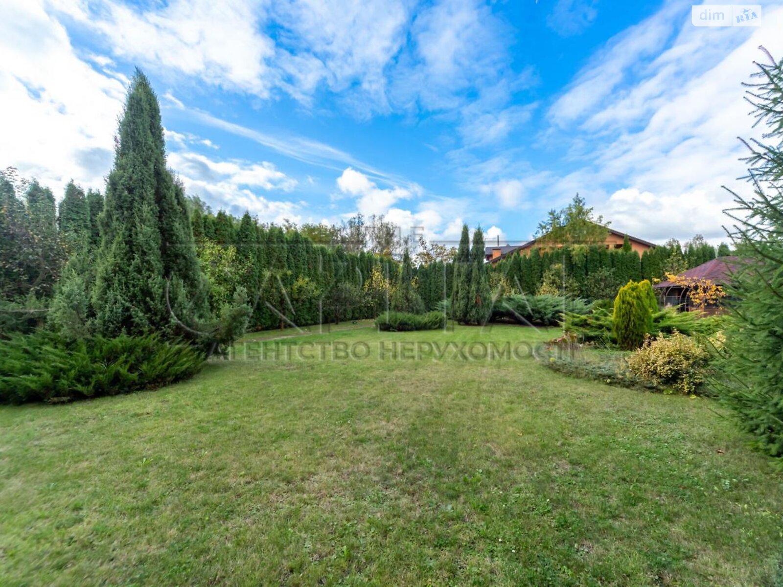 двоповерховий будинок з гаражем, 280 кв. м, кирпич. Здається помісячно в Романкові фото 1