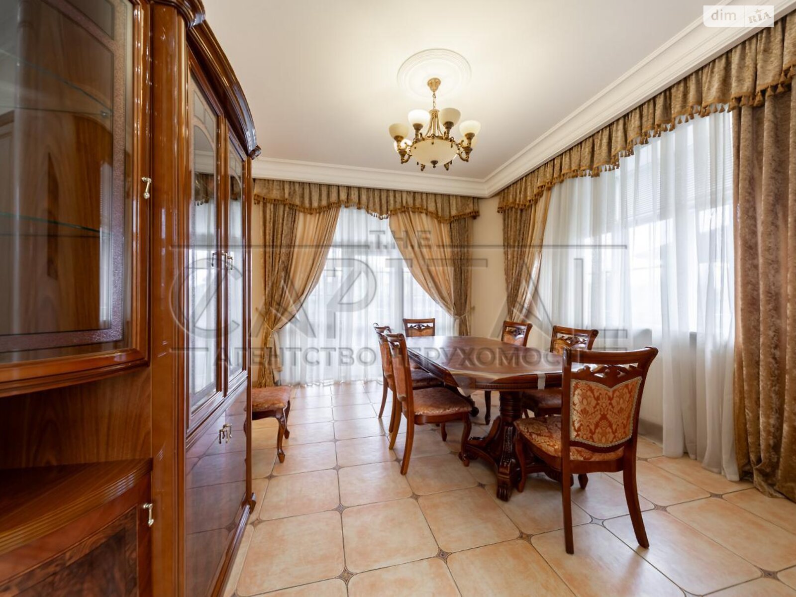 двоповерховий будинок з гаражем, 280 кв. м, кирпич. Здається помісячно в Романкові фото 1