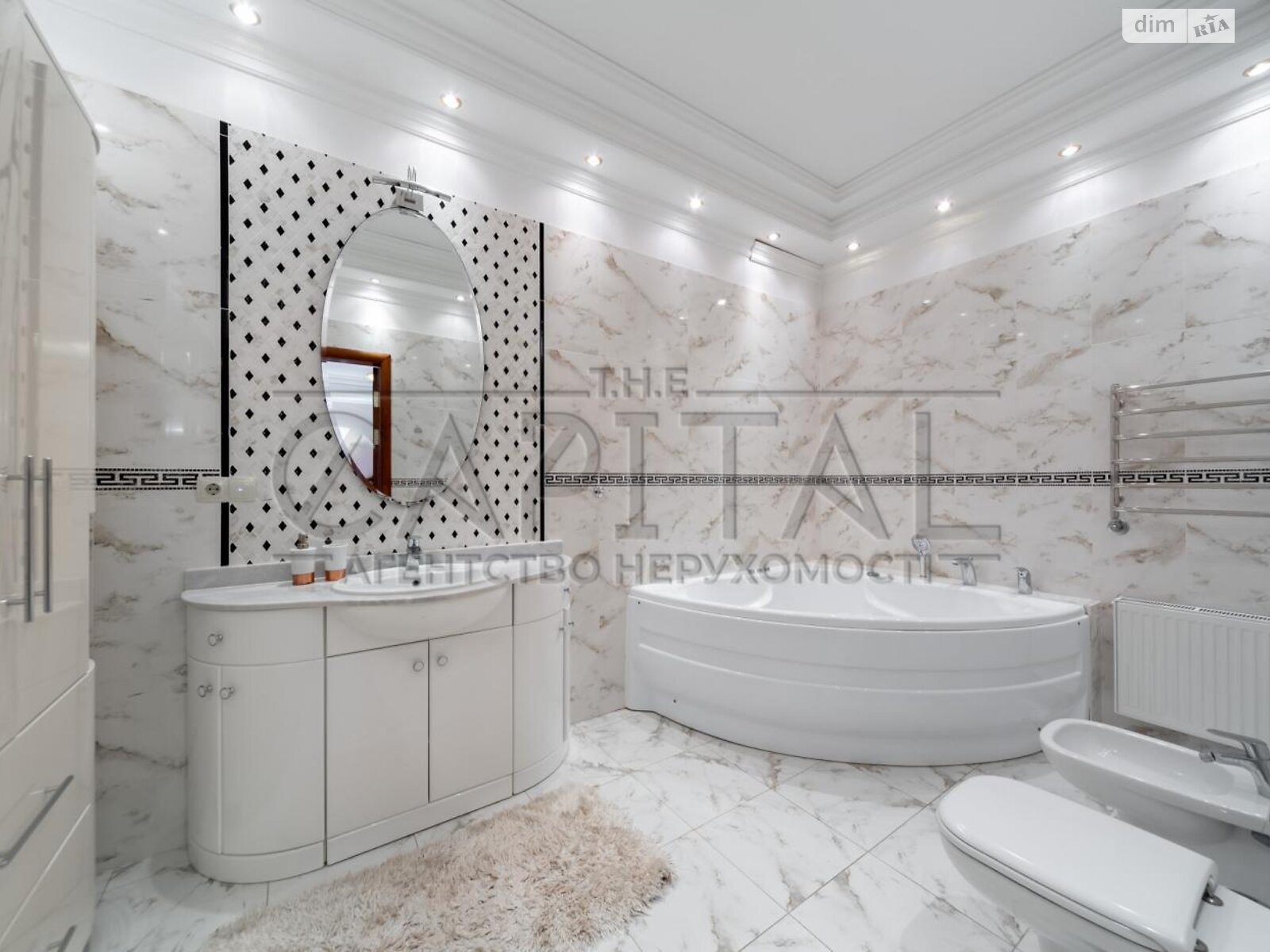 двоповерховий будинок з гаражем, 280 кв. м, кирпич. Здається помісячно в Романкові фото 1