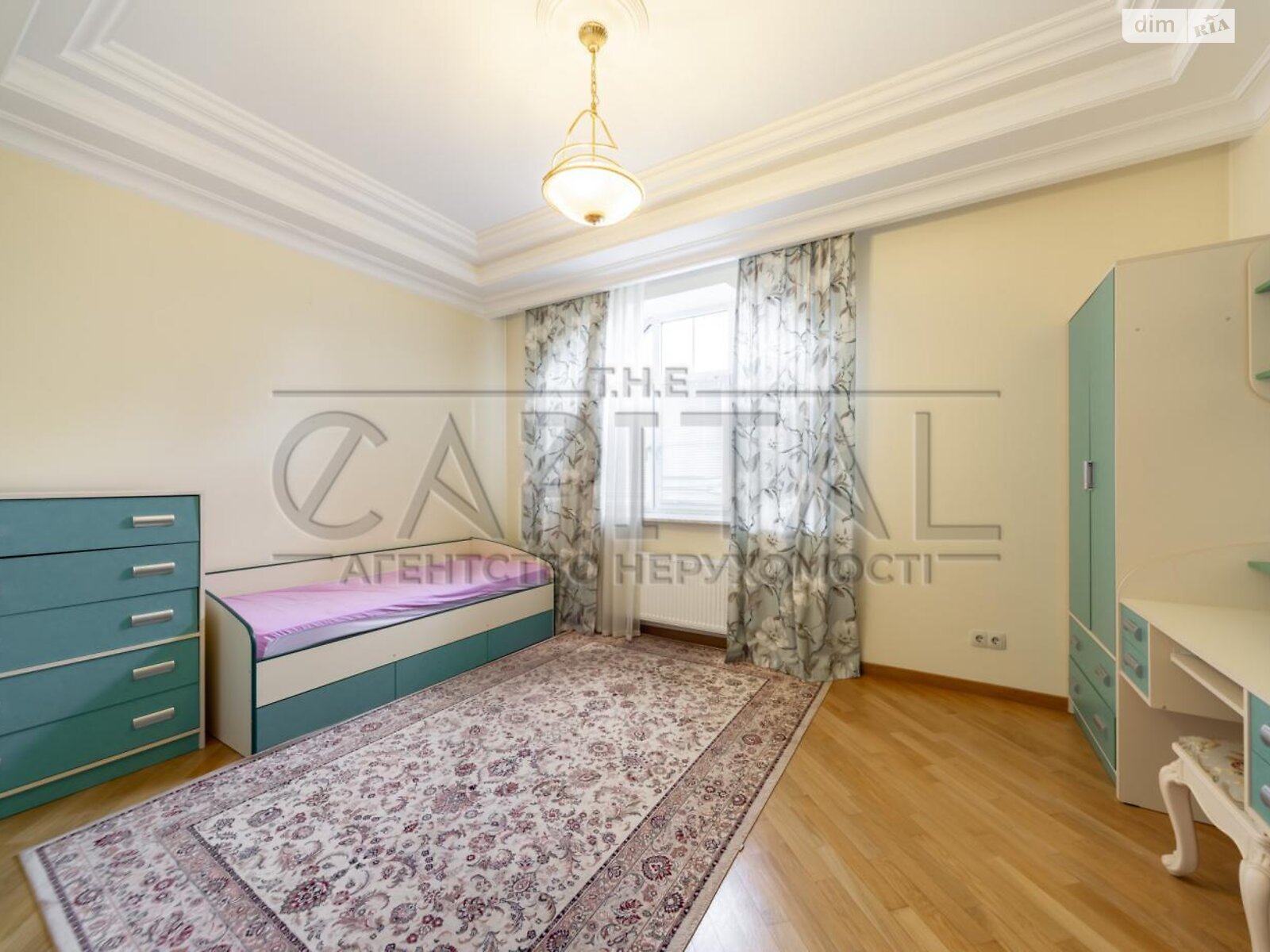 двоповерховий будинок з гаражем, 280 кв. м, кирпич. Здається помісячно в Романкові фото 1