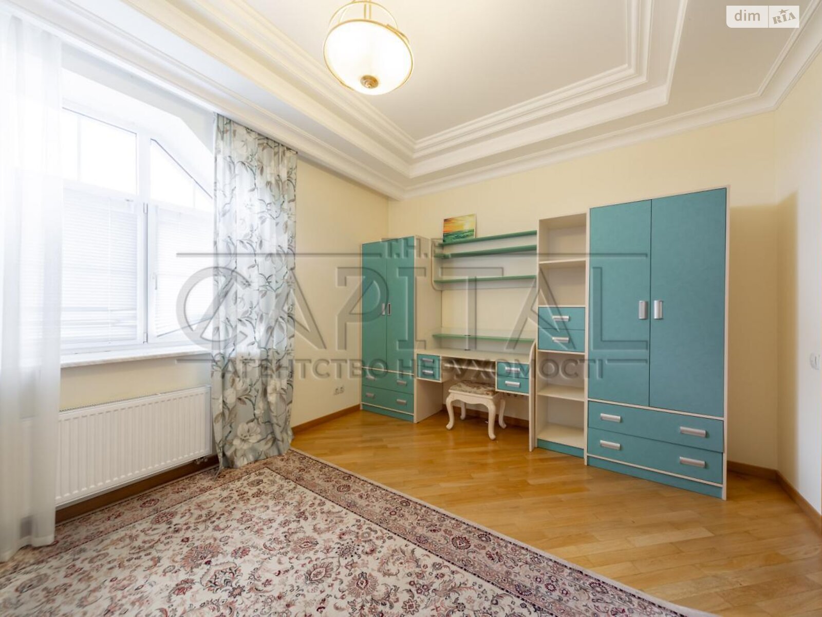 двоповерховий будинок з гаражем, 280 кв. м, кирпич. Здається помісячно в Романкові фото 1