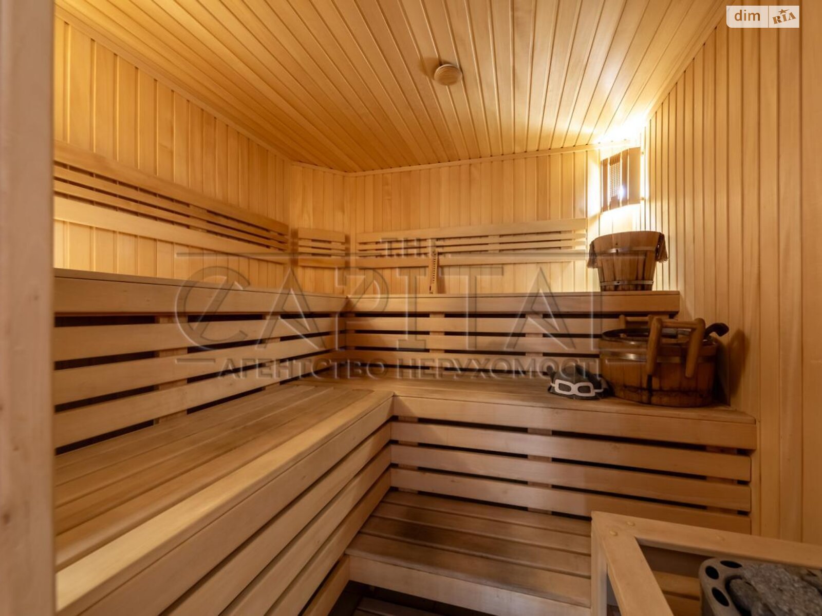 двоповерховий будинок з гаражем, 280 кв. м, кирпич. Здається помісячно в Романкові фото 1