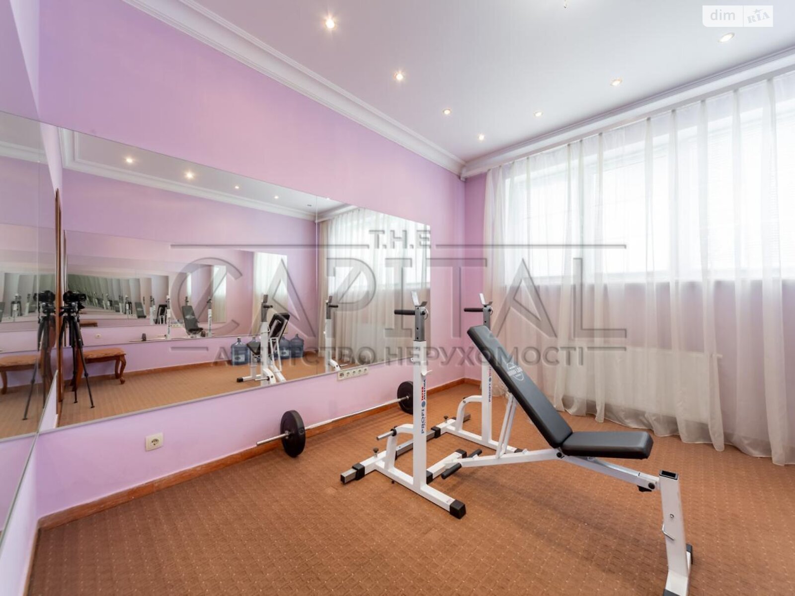 двоповерховий будинок з гаражем, 280 кв. м, кирпич. Здається помісячно в Романкові фото 1