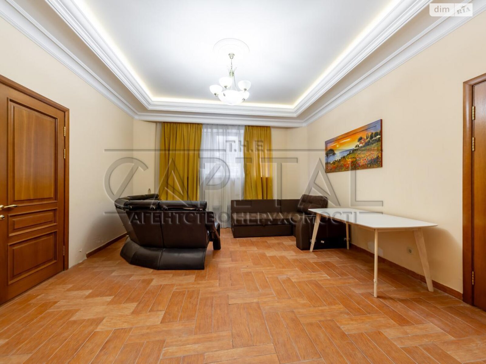 двоповерховий будинок з гаражем, 280 кв. м, кирпич. Здається помісячно в Романкові фото 1