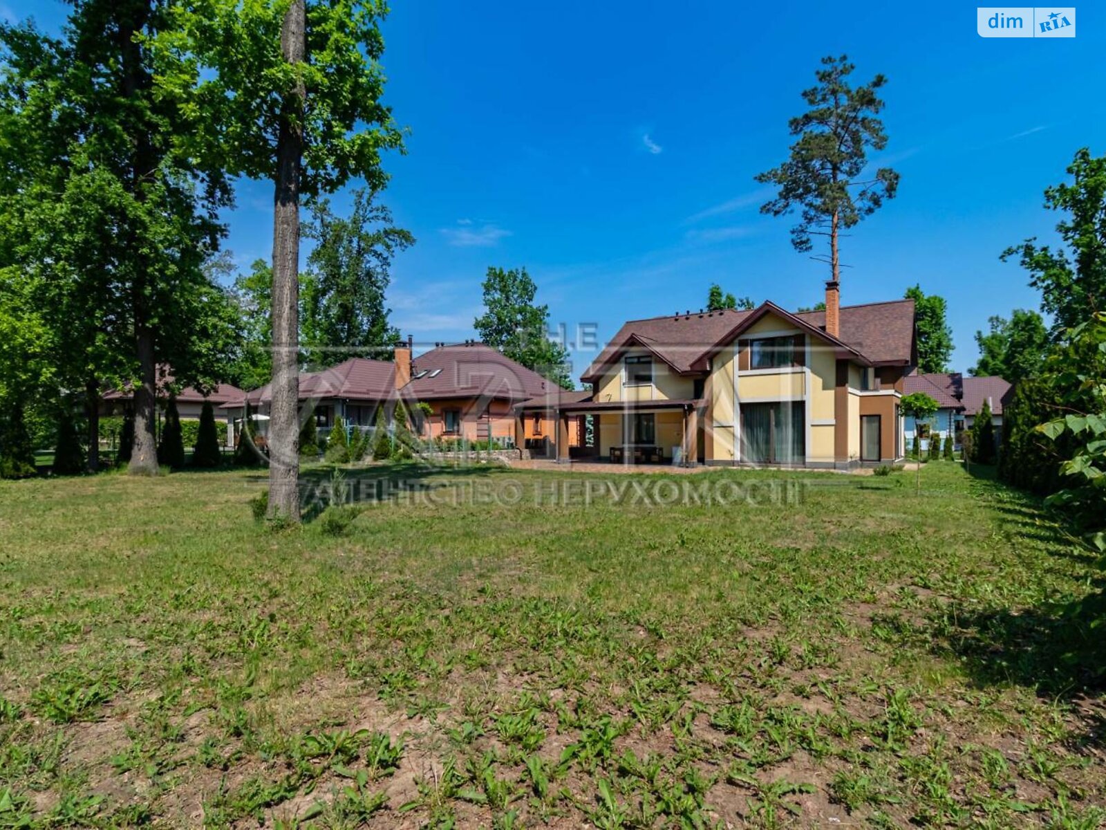 двухэтажный дом с балконом, 235 кв. м, кирпич. Сдается помесячно в Рославичах фото 1 двухэтажный дом с балконом, 235 кв. м, кирпич. Сдается помесячно в Рославичах фото 1