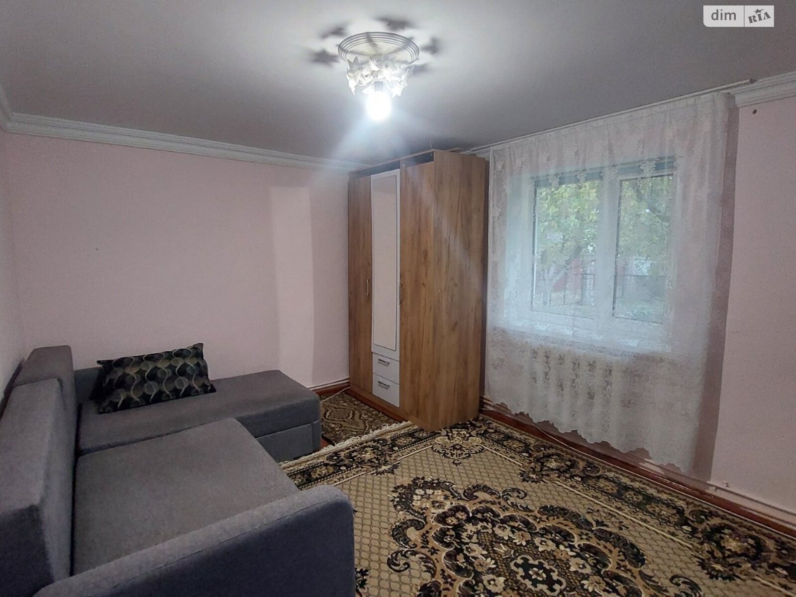 одноэтажный дом, 42 кв. м, кирпич. Сдается помесячно в Ровно, в районе Мототрек фото 1