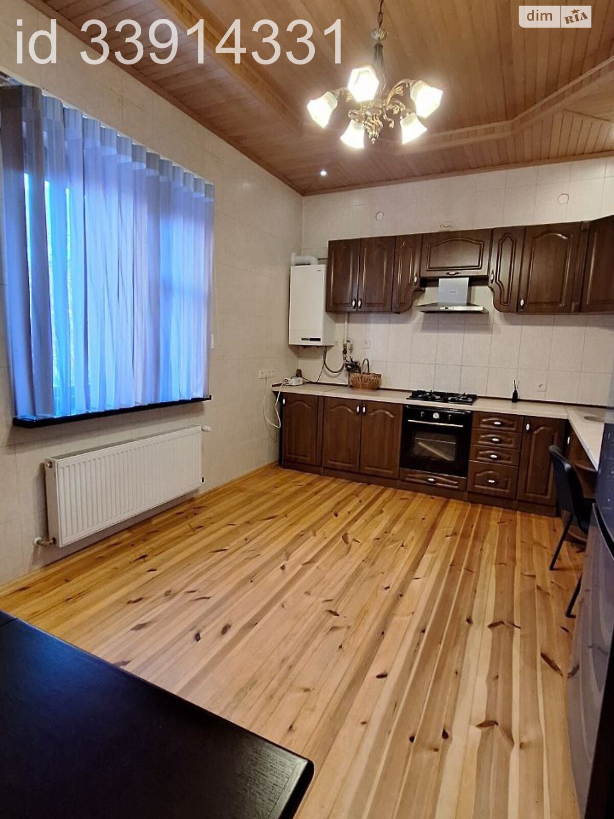 двухэтажный дом с балконом, 145 кв. м, кирпич. Сдается помесячно в Ровно, в районе Пивзавод фото 1