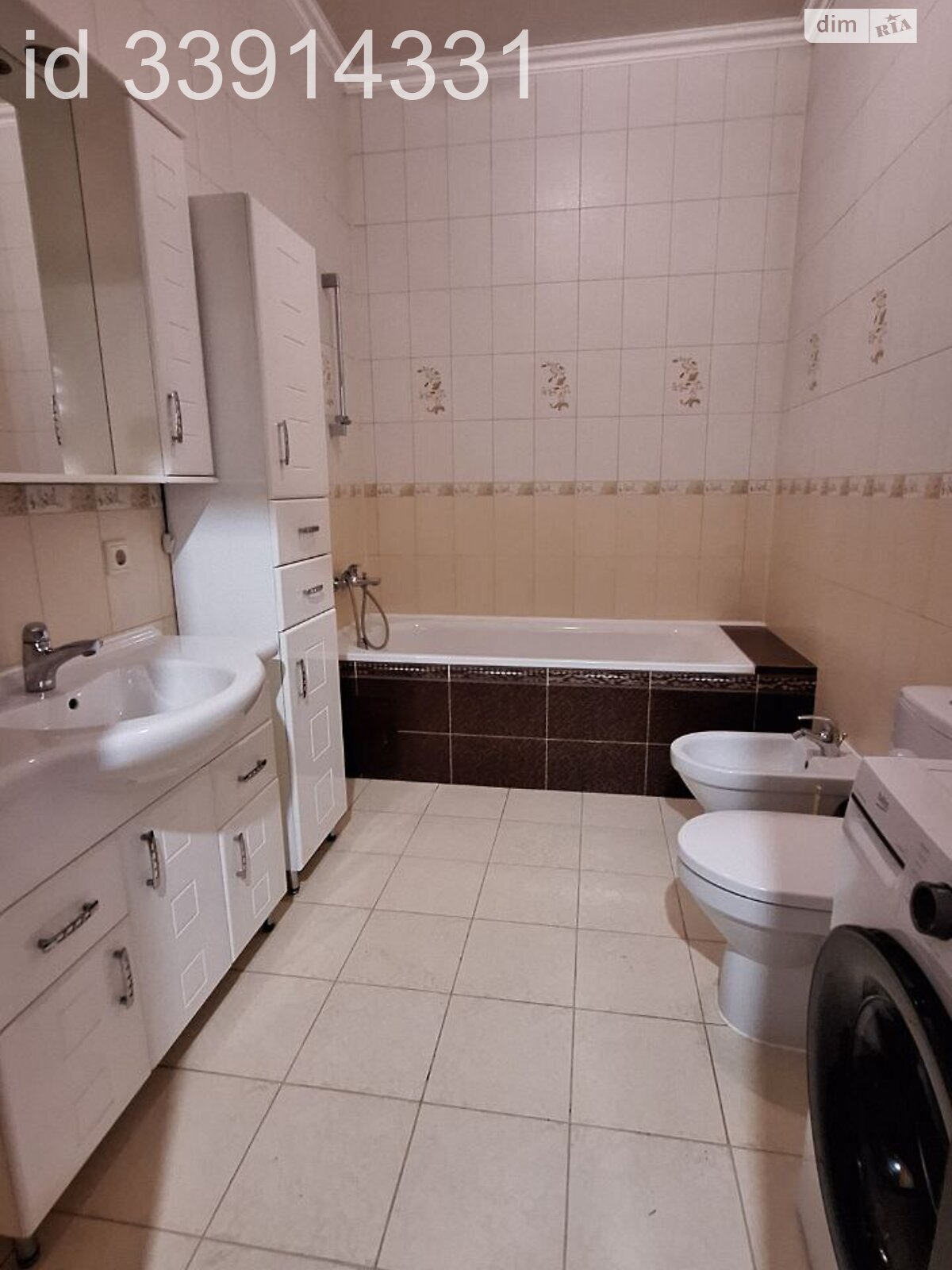 двухэтажный дом с балконом, 145 кв. м, кирпич. Сдается помесячно в Ровно, в районе Пивзавод фото 1