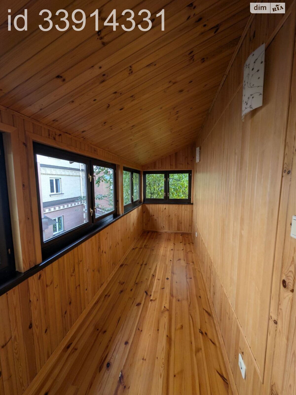 двухэтажный дом с балконом, 145 кв. м, кирпич. Сдается помесячно в Ровно, в районе Пивзавод фото 1