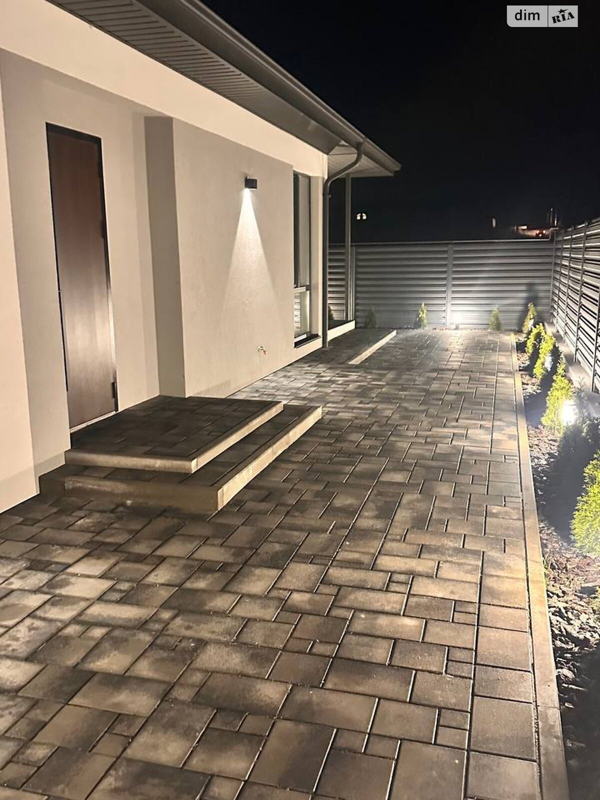 одноповерховий будинок, 74 кв. м, цегла. Здається помісячно в Рівному, в районі Ювілейний фото 1 однопроверховий будинок, 74 кв. м, цегла. Здається помісячно в Рівному, в районі Ювілейний фото 1