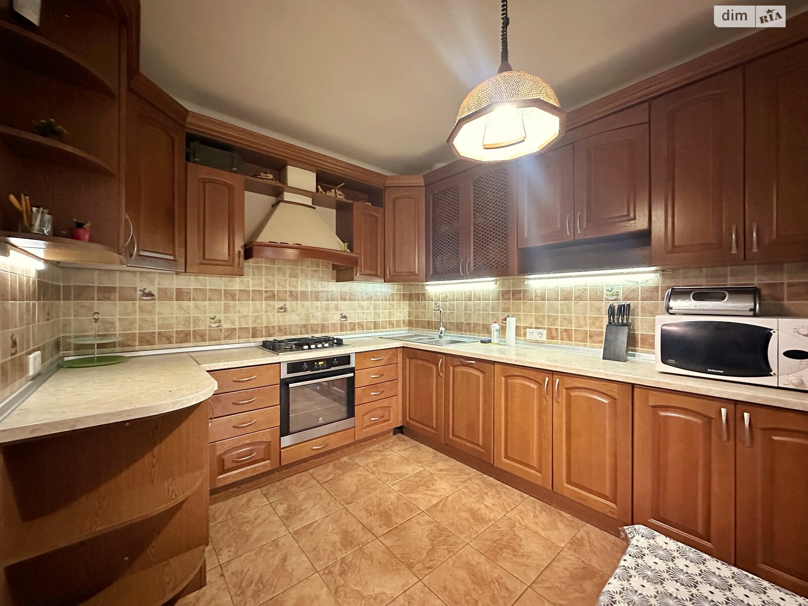 двоповерховий будинок бесідка, 180 кв. м, цегла. Здається помісячно в Рудному фото 1 двоповерховий будинок бесідка, 180 кв. м, цегла. Здається помісячно в Рудному фото 1