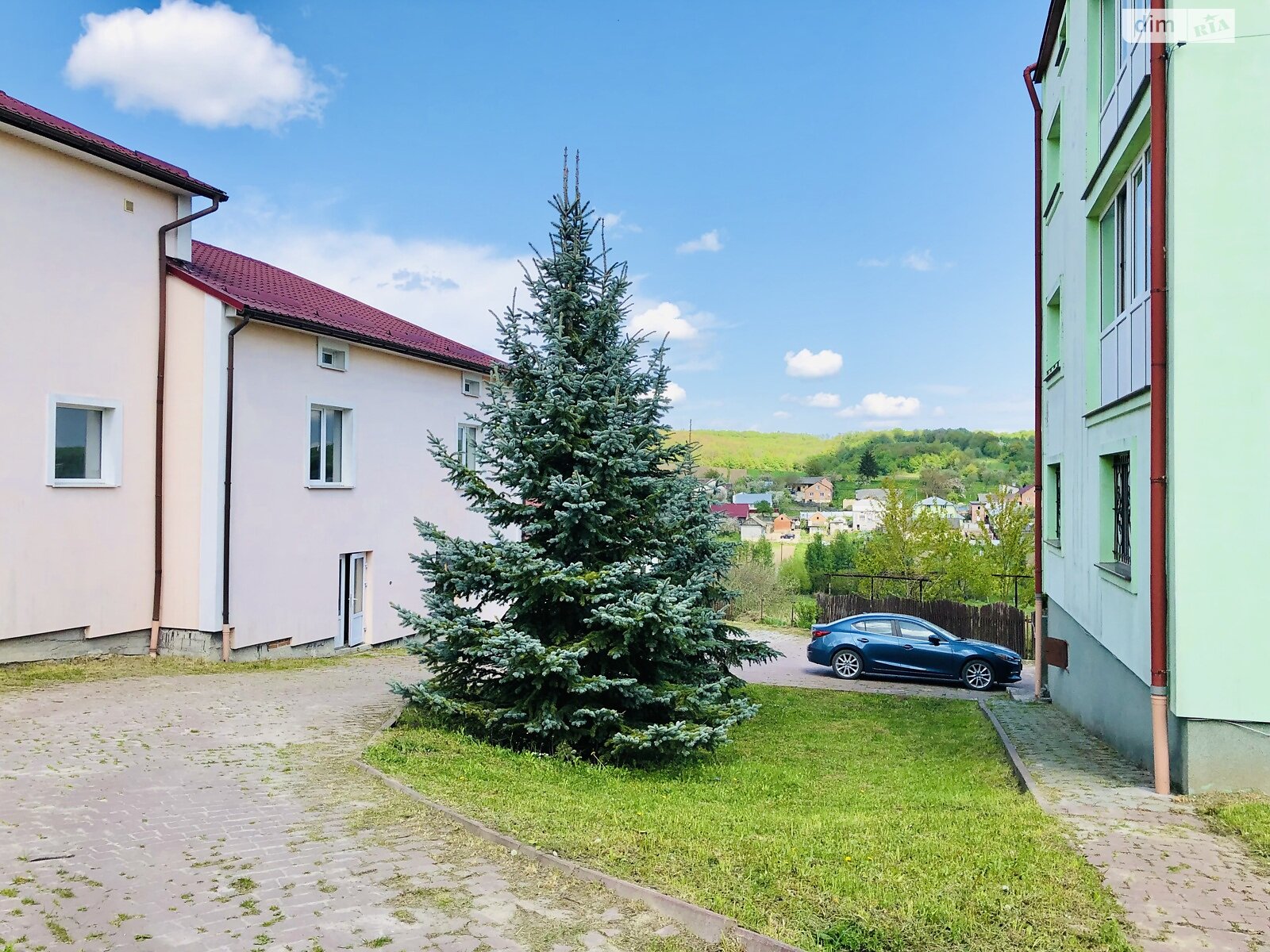 триповерховий будинок з гаражем, 360 кв. м, цегла. Здається помісячно в Серники фото 1