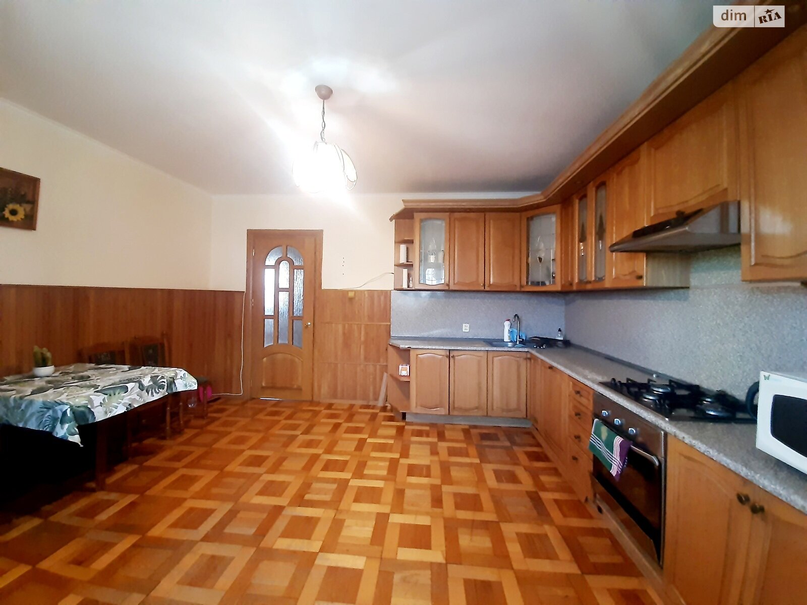 триповерховий будинок з гаражем, 392 кв. м, цегла. Здається помісячно в Серники фото 1 триповерховий будинок з гаражем, 392 кв. м, цегла. Здається помісячно в Серники фото 1