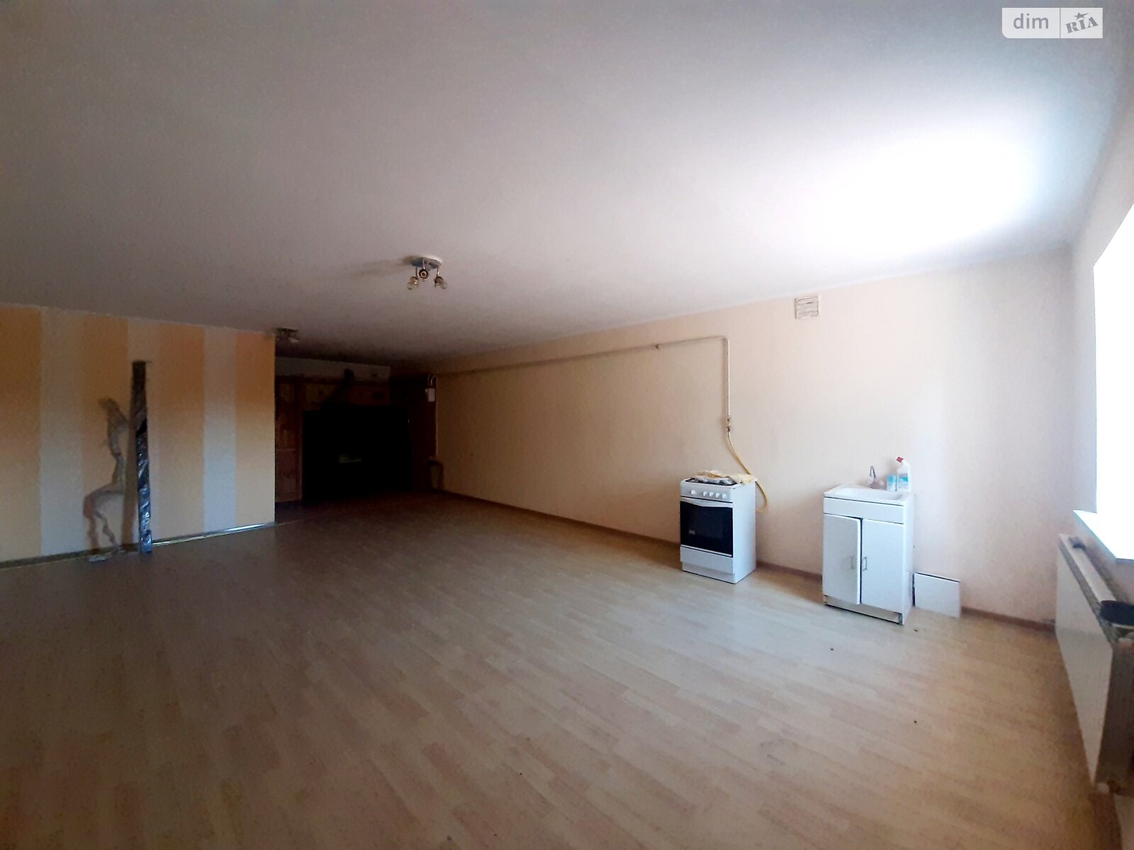 триповерховий будинок з гаражем, 392 кв. м, цегла. Здається помісячно в Серники фото 1 триповерховий будинок з гаражем, 392 кв. м, цегла. Здається помісячно в Серники фото 1