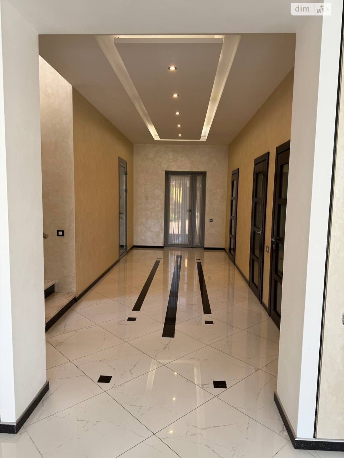 двухэтажный дом беседка, 270 кв. м, кирпич. Сдается помесячно в Севериновке фото 1