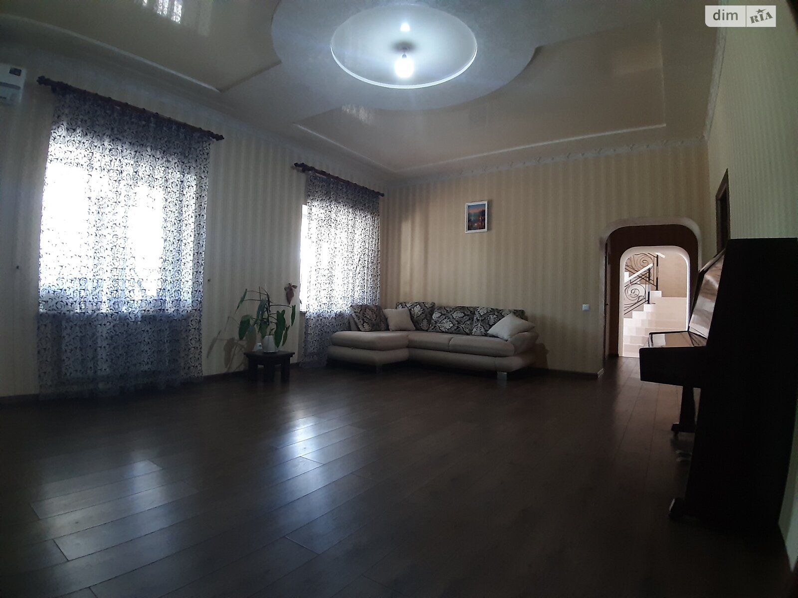 двоповерховий будинок з верандою, 228.7 кв. м, цегла. Здається помісячно в Шевченко фото 1
